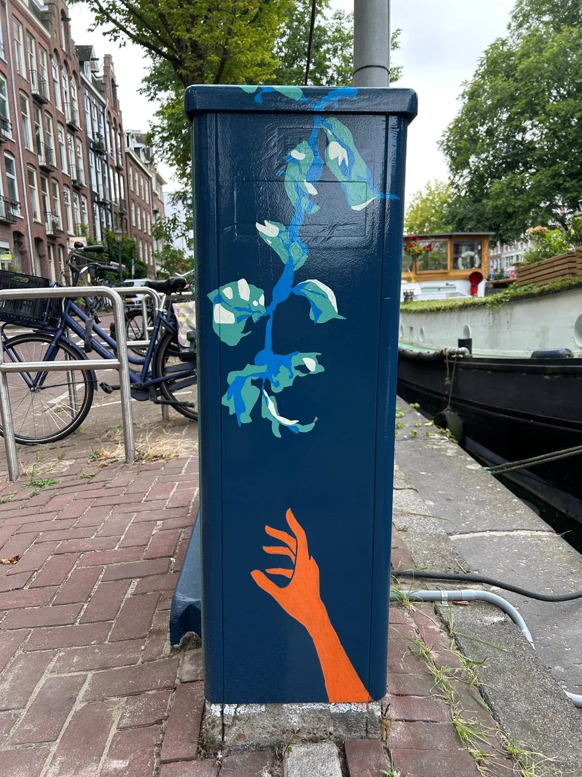 Acrylics on an electricity box