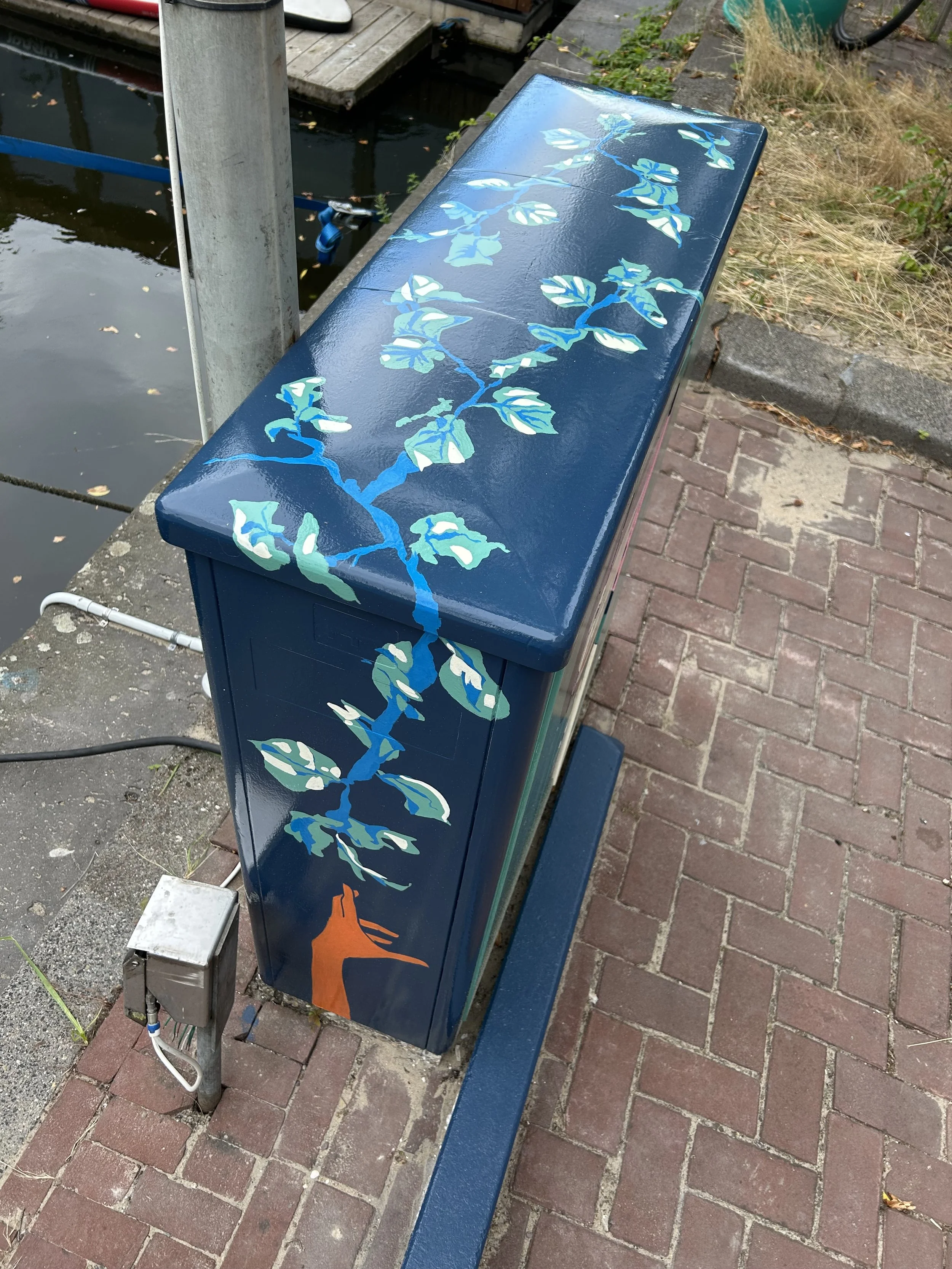Acrylics on an electricity box