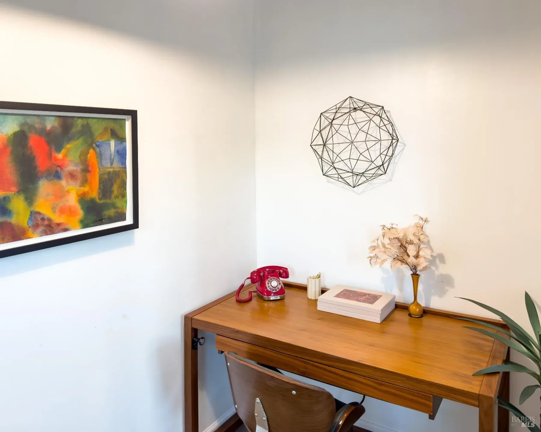 corner table (1).webp