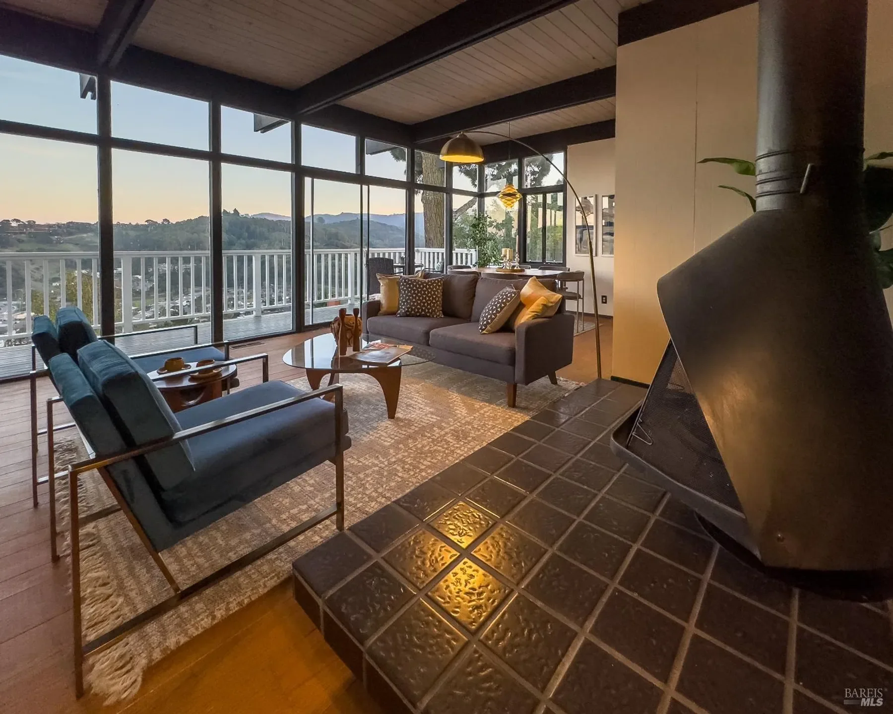 Living Room (4).webp