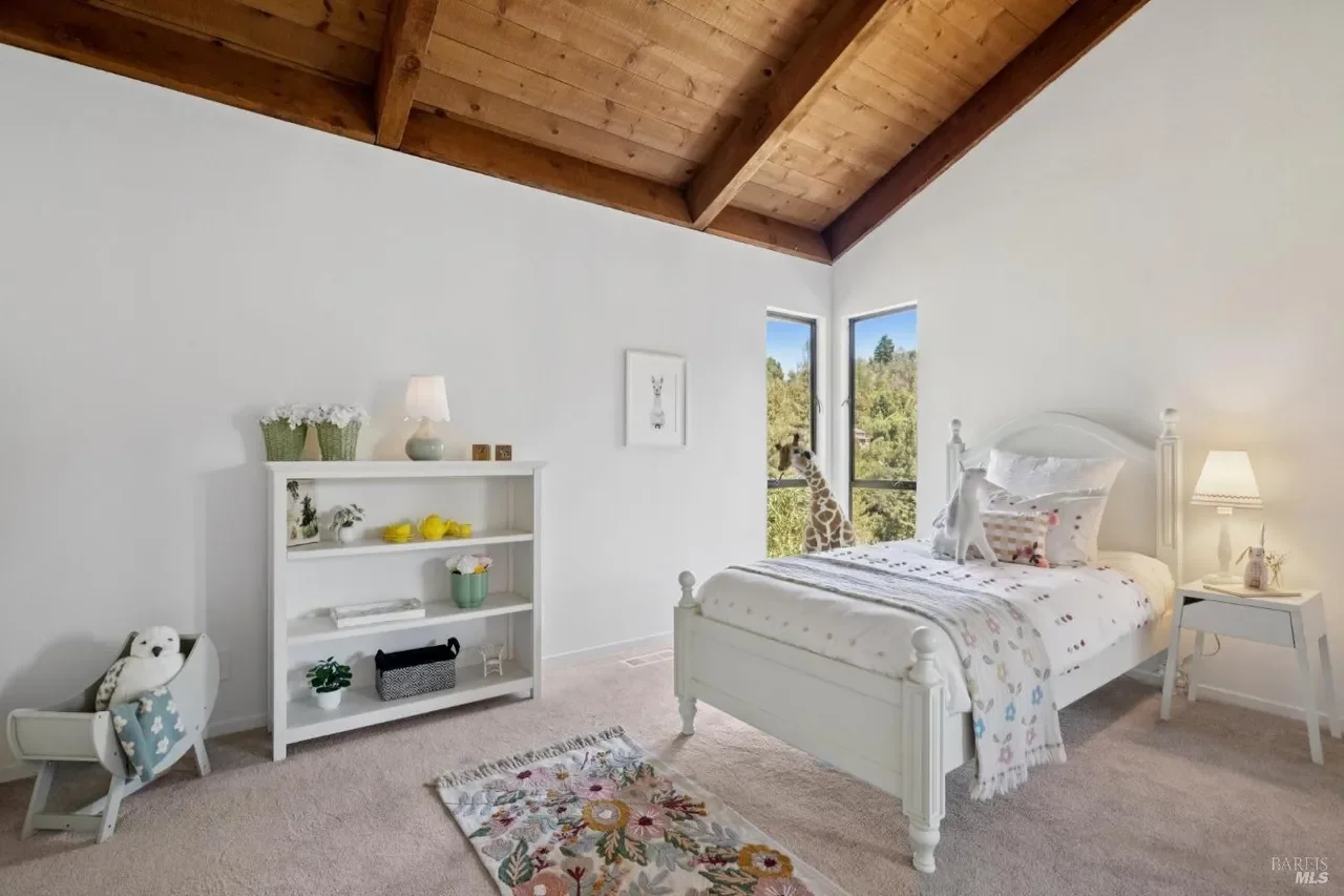 Child bedroom (1).webp