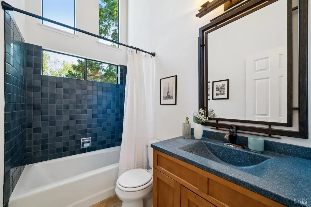 Blue bathroom (1).webp