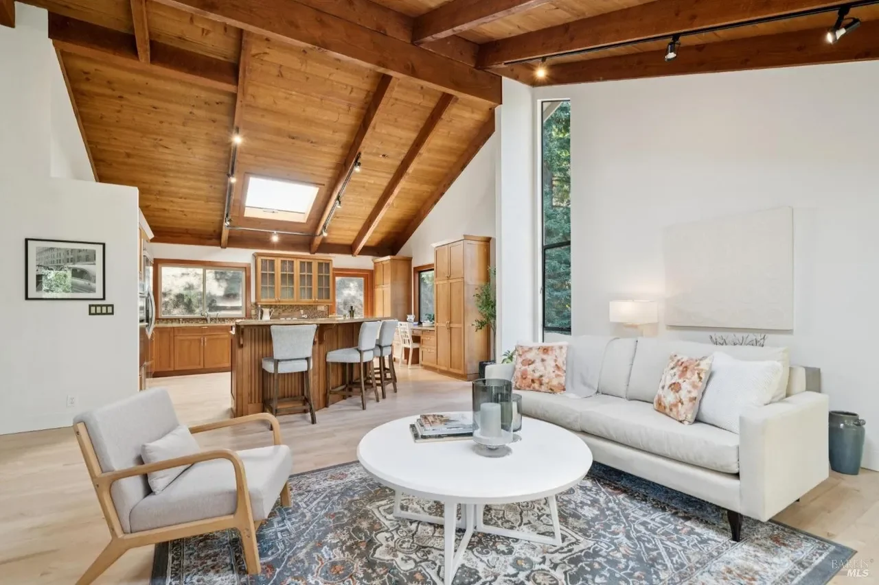 2nd Living Room (3).webp