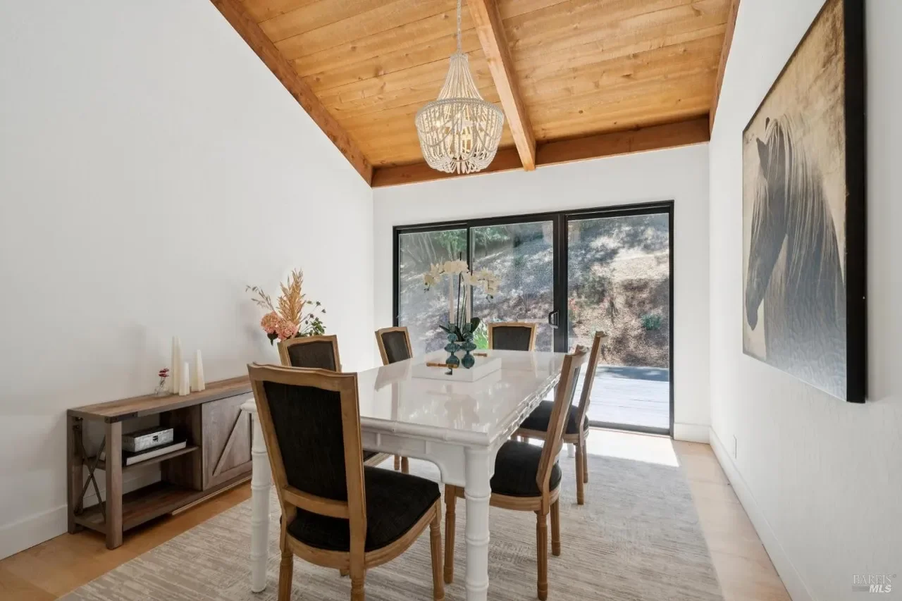 Dining Room (2).webp