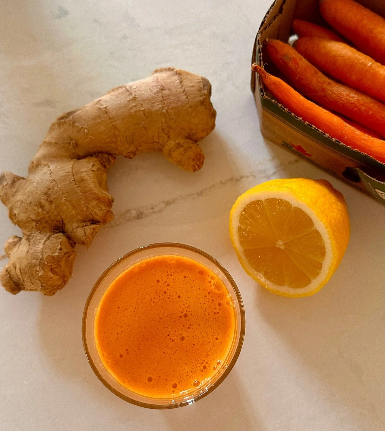 A simple morning wellness juice for runners to improve immunity and consistency.