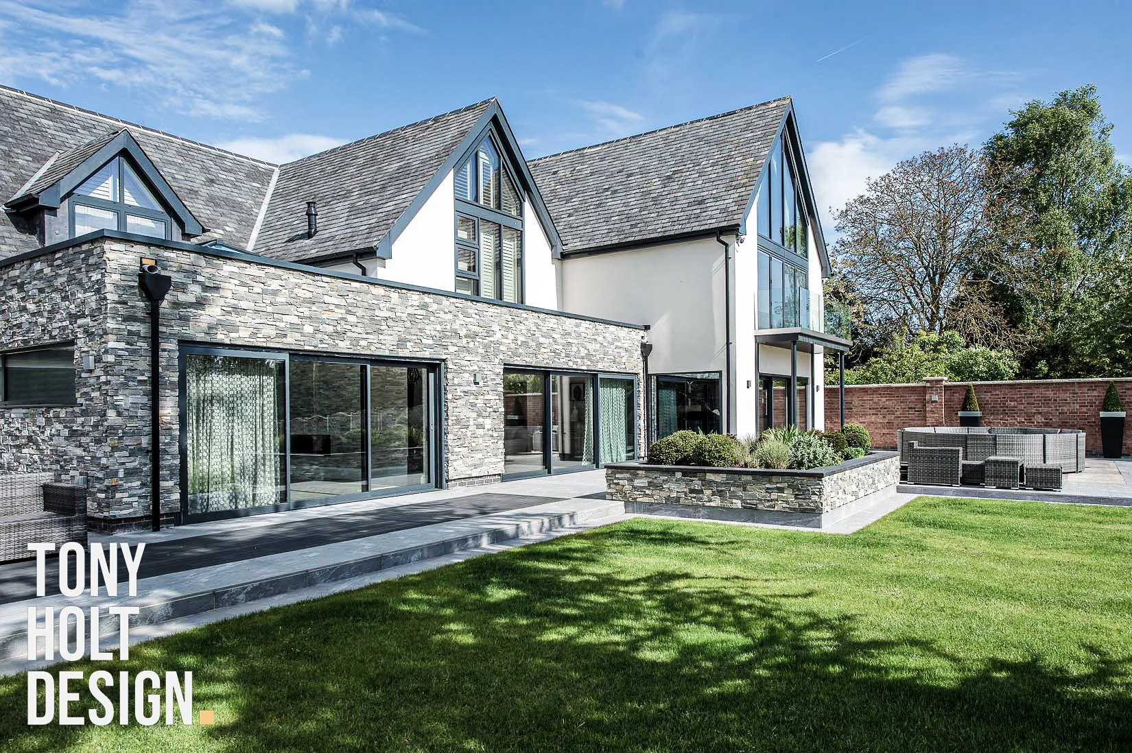 TONY_HOLT_DESIGN_SELF_BUILD_COURTYARD (2).jpg