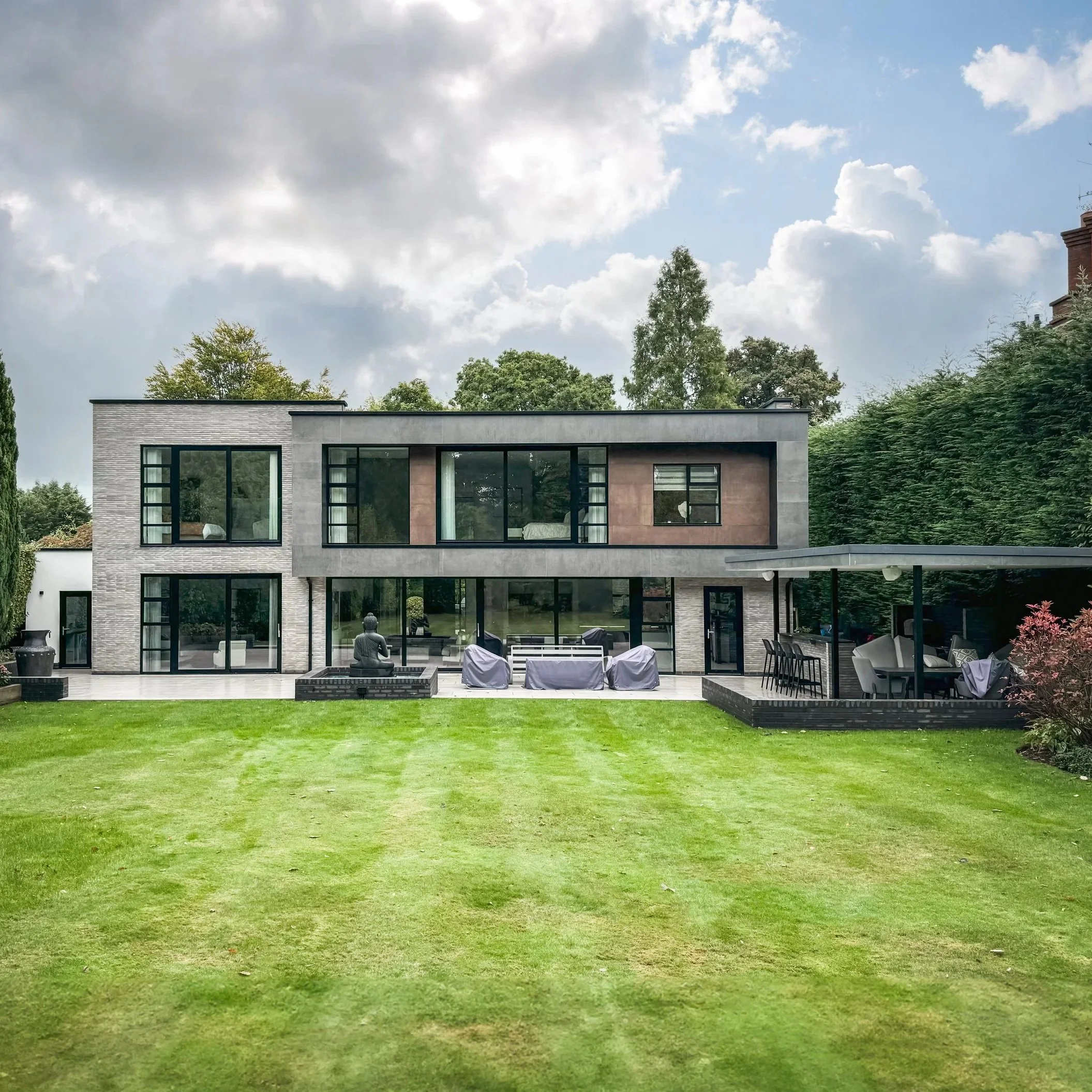 Oynx Edge • Self Build