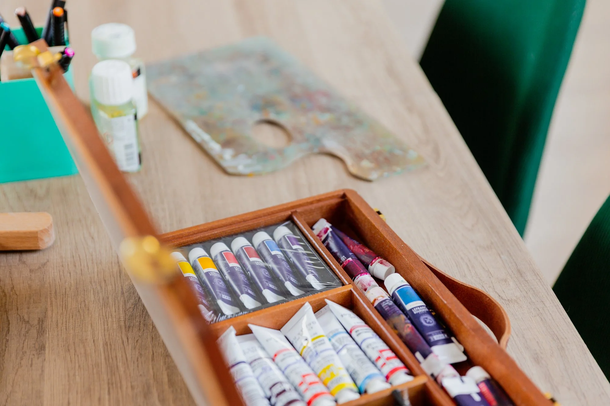 Espace dédié aux activités manuelles et artistiques.