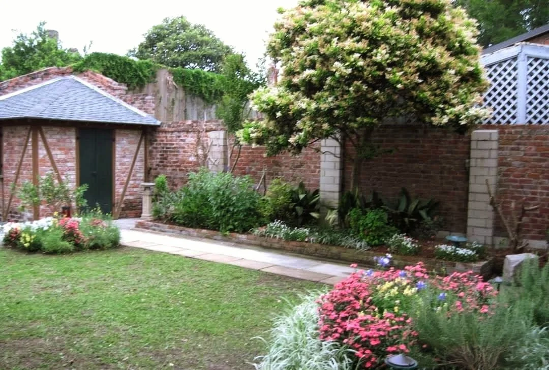 new orleans courtyard maintenance