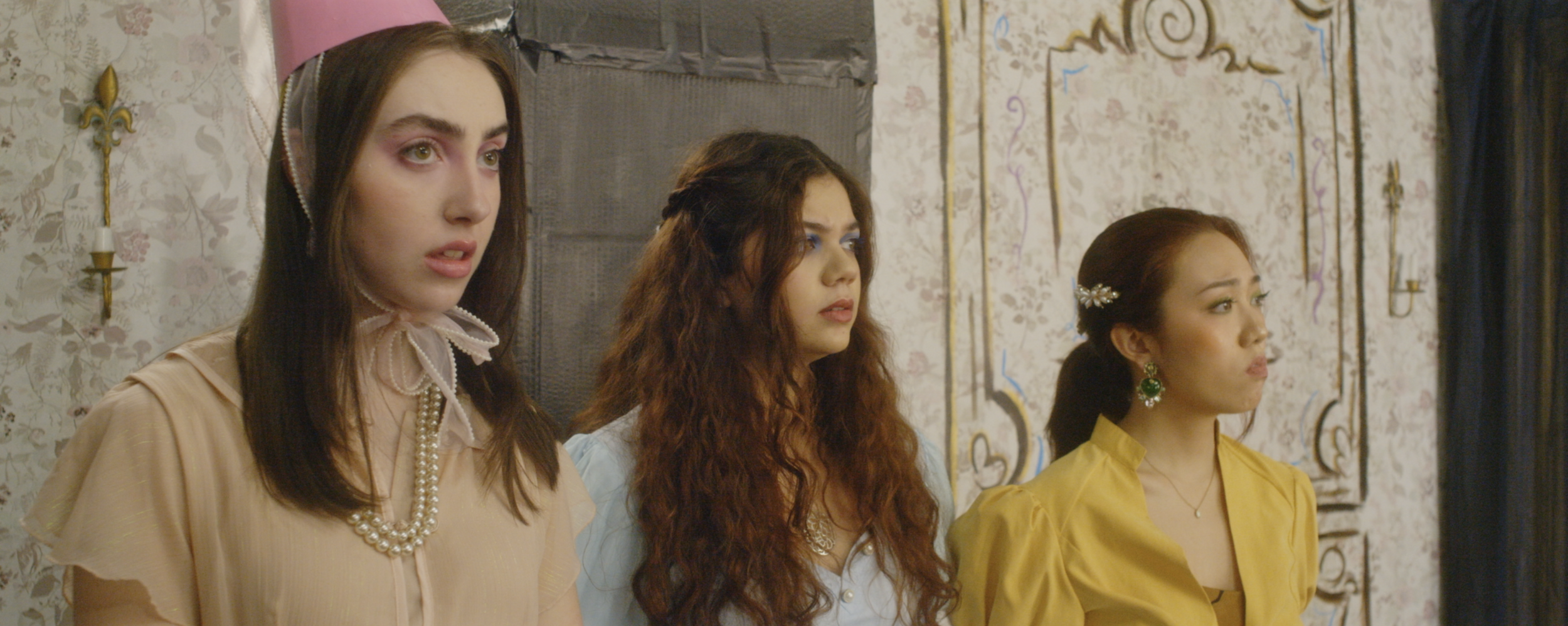 PRINCESSES REACTION.PNG