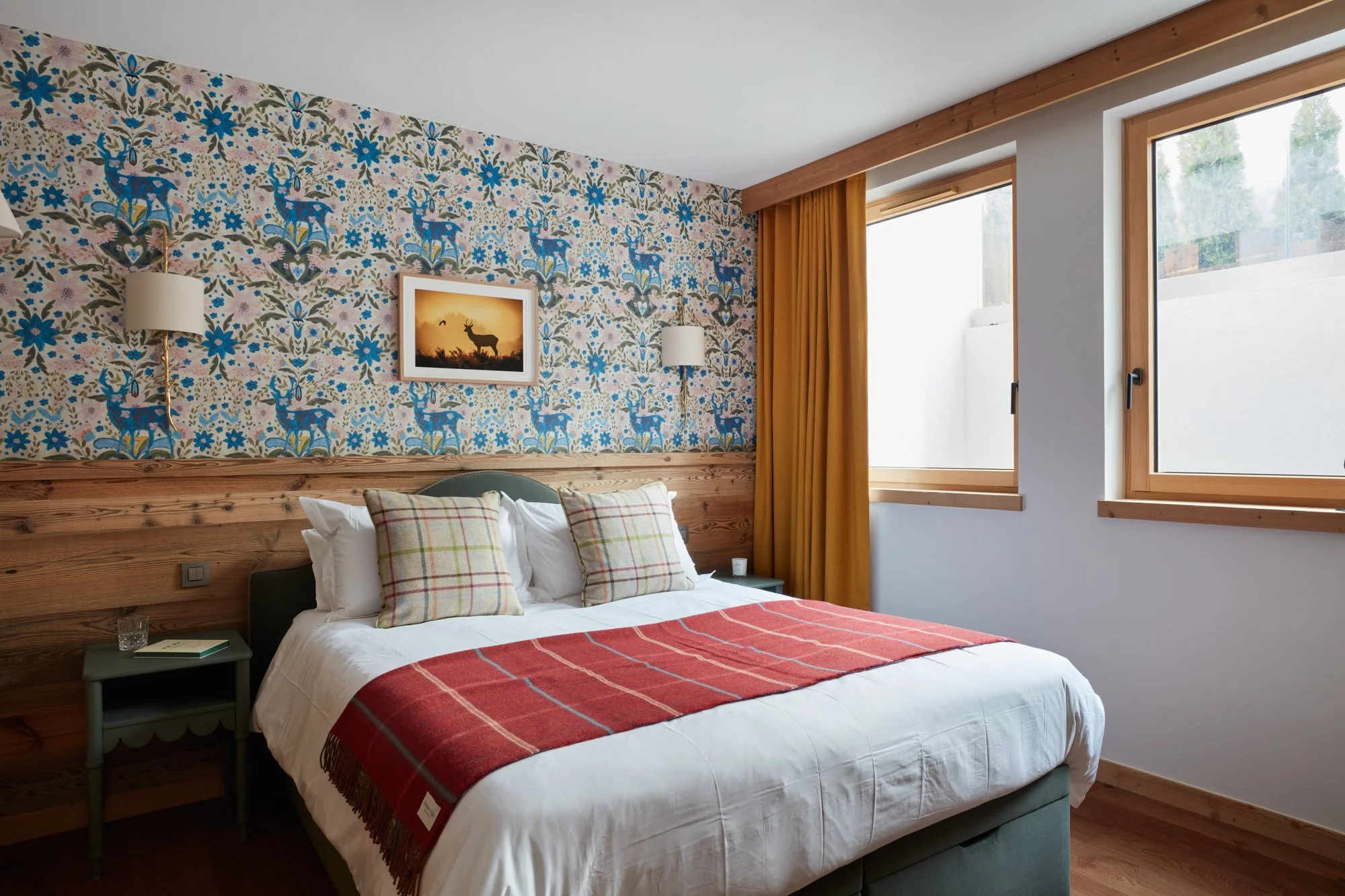 More beautiful wallpaper and wall lights by Vaughan.