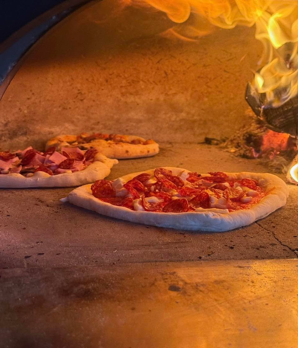 Birthday wishes to Karen today! She&rsquo;s celebrating her birthday by cooking you the best pizza at Holywell Golf Club 5-8pm
(also at Mynedd Mostyn dairy)