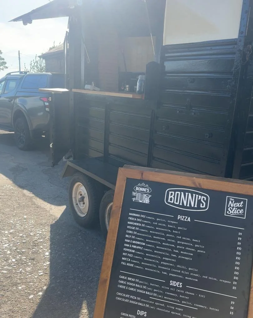 Getting ready for a busy Bank Holiday weekend. Looking forward to be serving pizzas at Caerwys, Northrop, Bron-y-wendon and Pensair Mynydd over the weekend!
#bonnis #pizza #bonnispizza #bank #holiday #bankholiday #weekend #pizza #lovers #pizzalovers