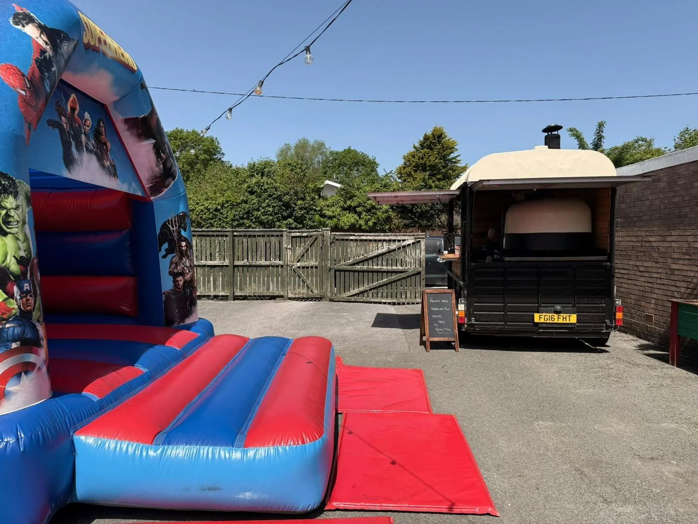 What&rsquo;s not to love on a Bank Holiday Monday than sunshine, pub, bouncy castle and of course Bonni&rsquo;s Pizza 🍕 

#bankholiday #thenextslice #bonnispizza #localbusiness #neopolitanpizza #northwales #pizzanight #bankholidayweekend