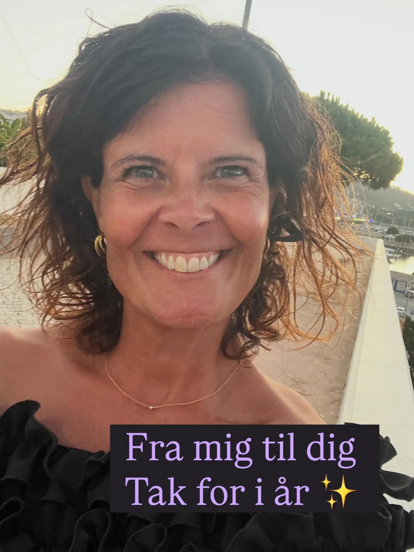 Tak for det hele og tak for dig ❤️

Godt nyt&aring;r fine menneske der f&oslash;lger med her hos mig 

Tak for 2025 her i mit &ldquo;klubhus&rdquo;
Hvor der er plads til HELE dig og til os alle 

Masser af varme og k&aelig;rlighed ud herfra mig til d