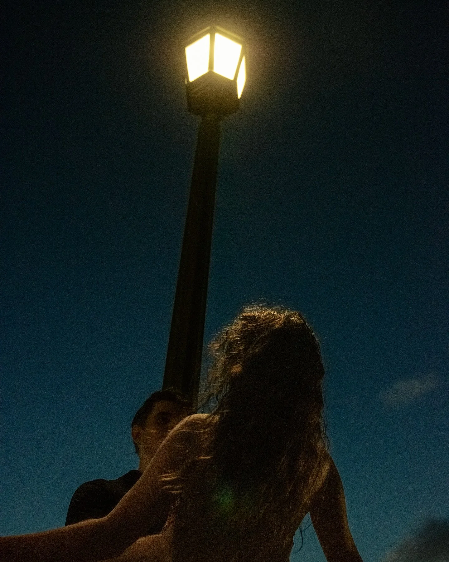 Tested out sunset/dusk to see how shooting close to dark is and I loved it! Definitely need to learn a little more but it was fun nonetheless 🤍 thank you to @aryamaeve and her boyfriend for helping me out 😊

#photoshoot #photography #couplesportrai