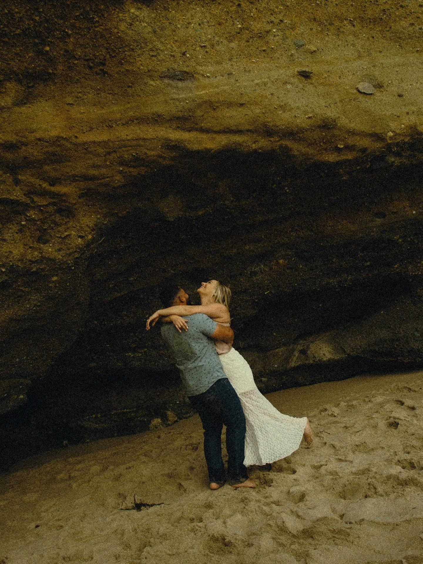 A collection of recents from the last couple months :) which one is your favorite? 

#storytelling #californiaphotographer #orangecountyphotographer #cinematicstyle #couplesportraits