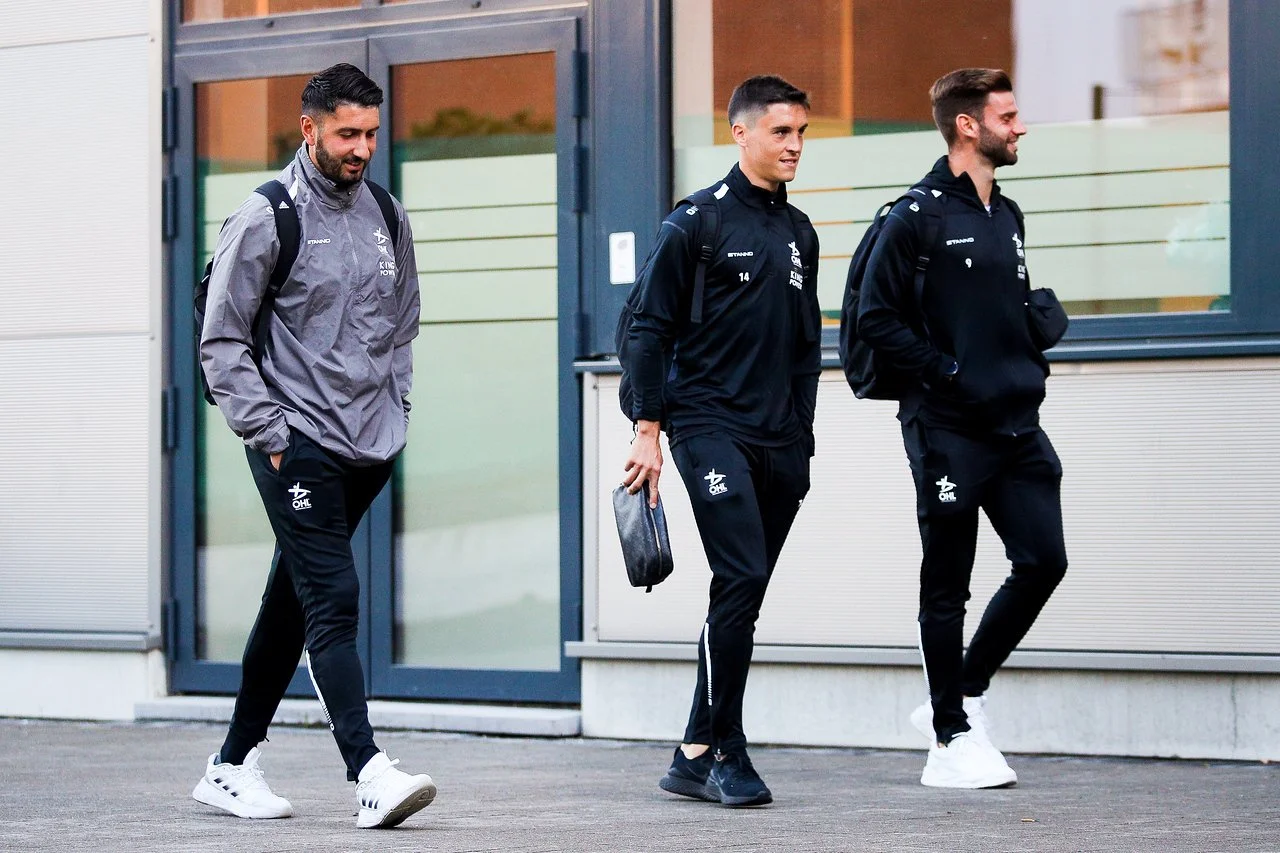 Zurab Amirian in action as a coach with the U23s against La Louviere