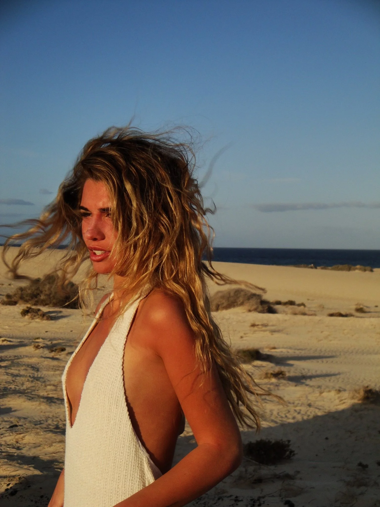 Facetune_19-04-2025-13-05-52 (1).jpg