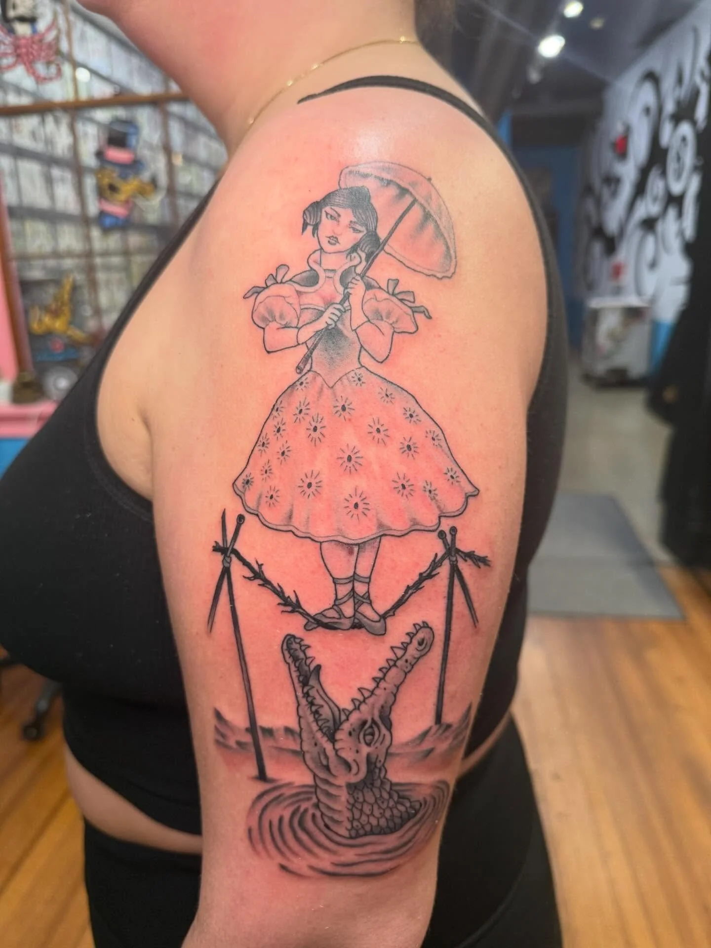 Is this room actually stretching, or is it just my imagination? This is @shakey_blake take on this Stretching Room photo. 

#HauntedMansionTattoo #DisneyTattoo #TightropeGirl #SallySlater #stretchingroom