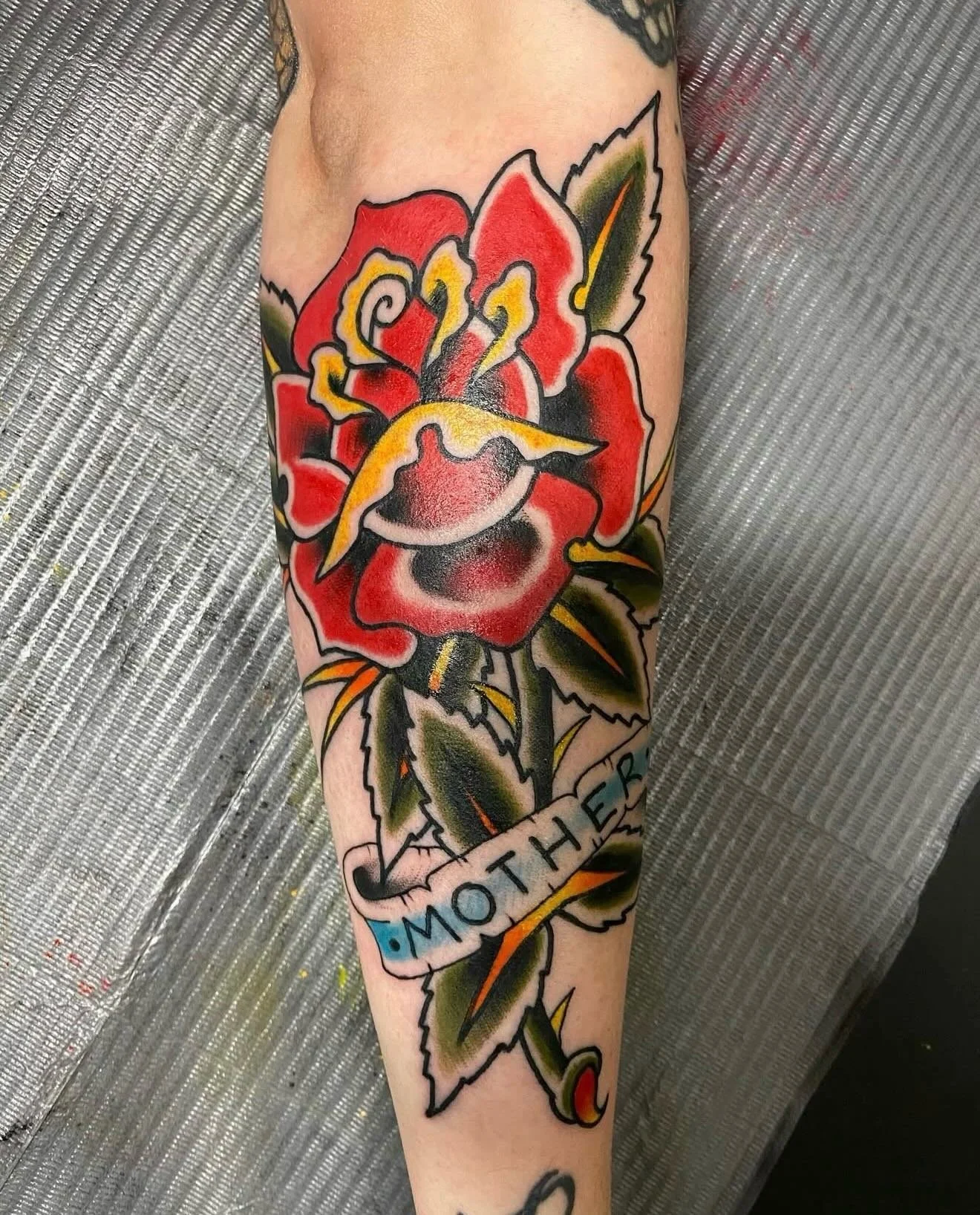 Roses are red, blah blah blah. @shakey_blake makes a badass red rose. Swipe for more! 

#rosetattoo #roses #tattoo #columbusohio #shortnorth