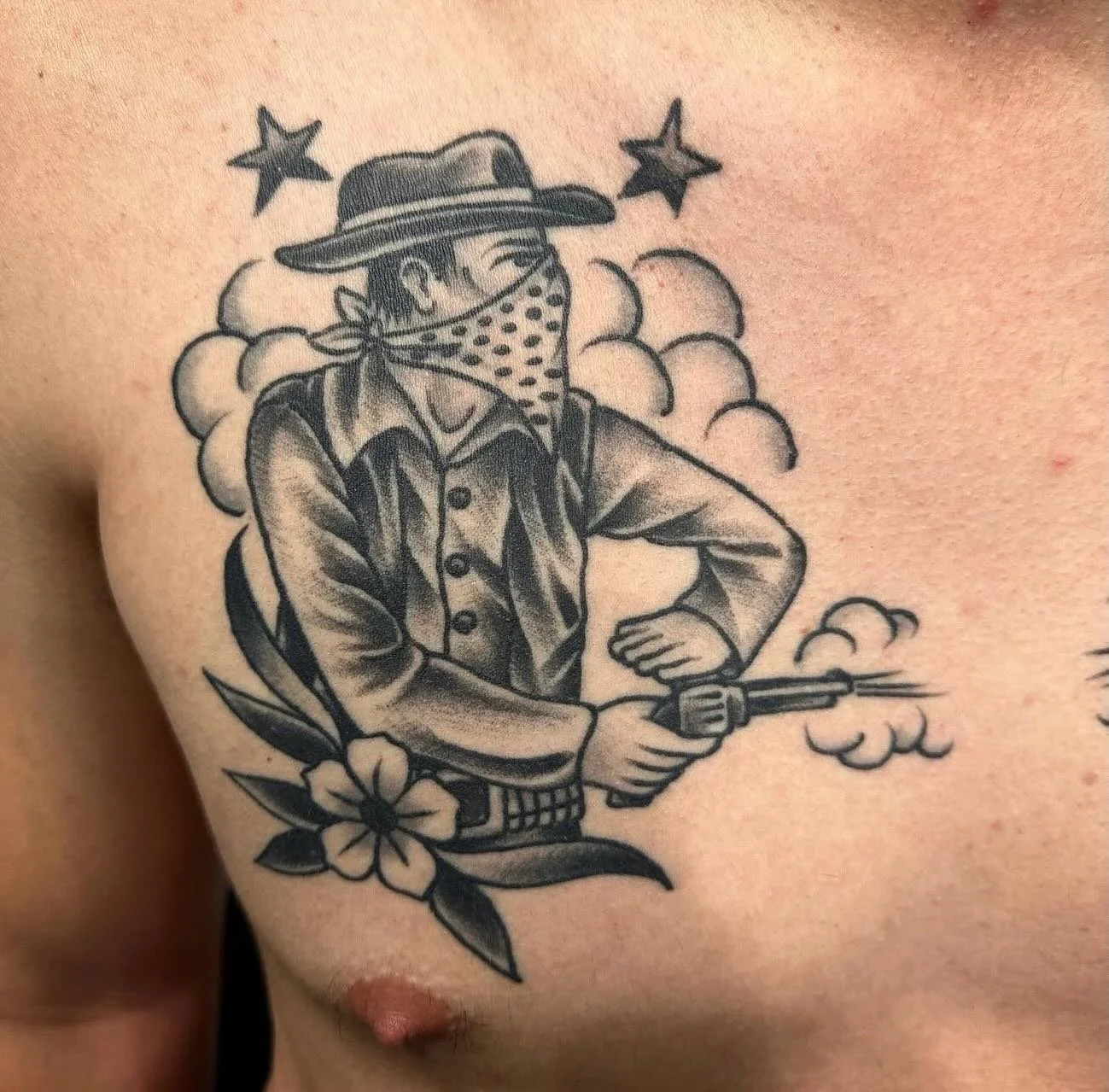 A classic duel of the west. Right across the chest of this fella. @bcblevinstattooer really made this one shine. 

#duel #tattoo #traditionaltattoo #tattoo #flowertattoo