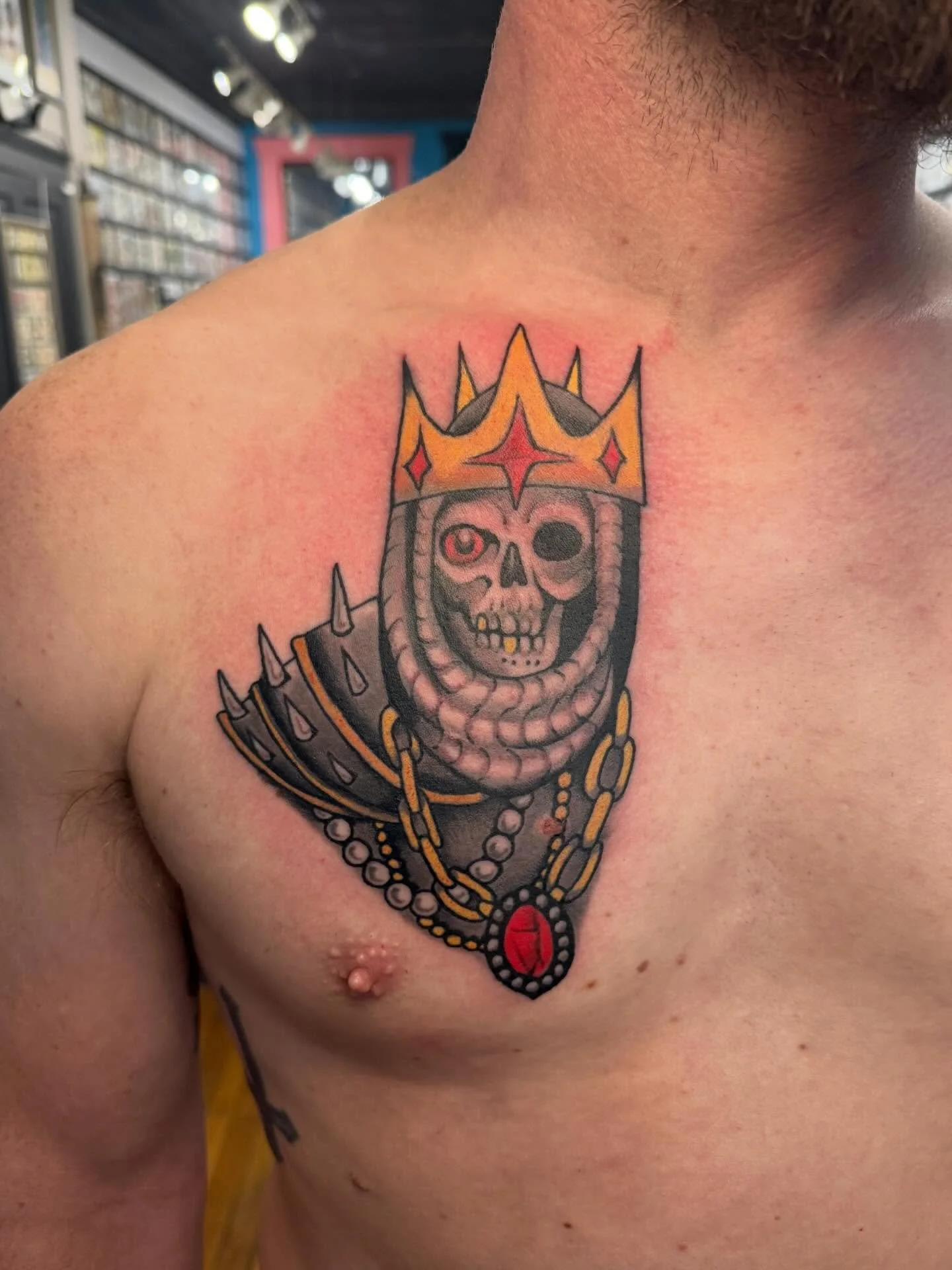 Came in for a blinged out Viking skull with a crown on. @malubiana came up with this. NAILED IT! Come on down and see Maria every Wednesday - Saturday. 

#vikingtattoo #bling #skulltattoo #tattoo