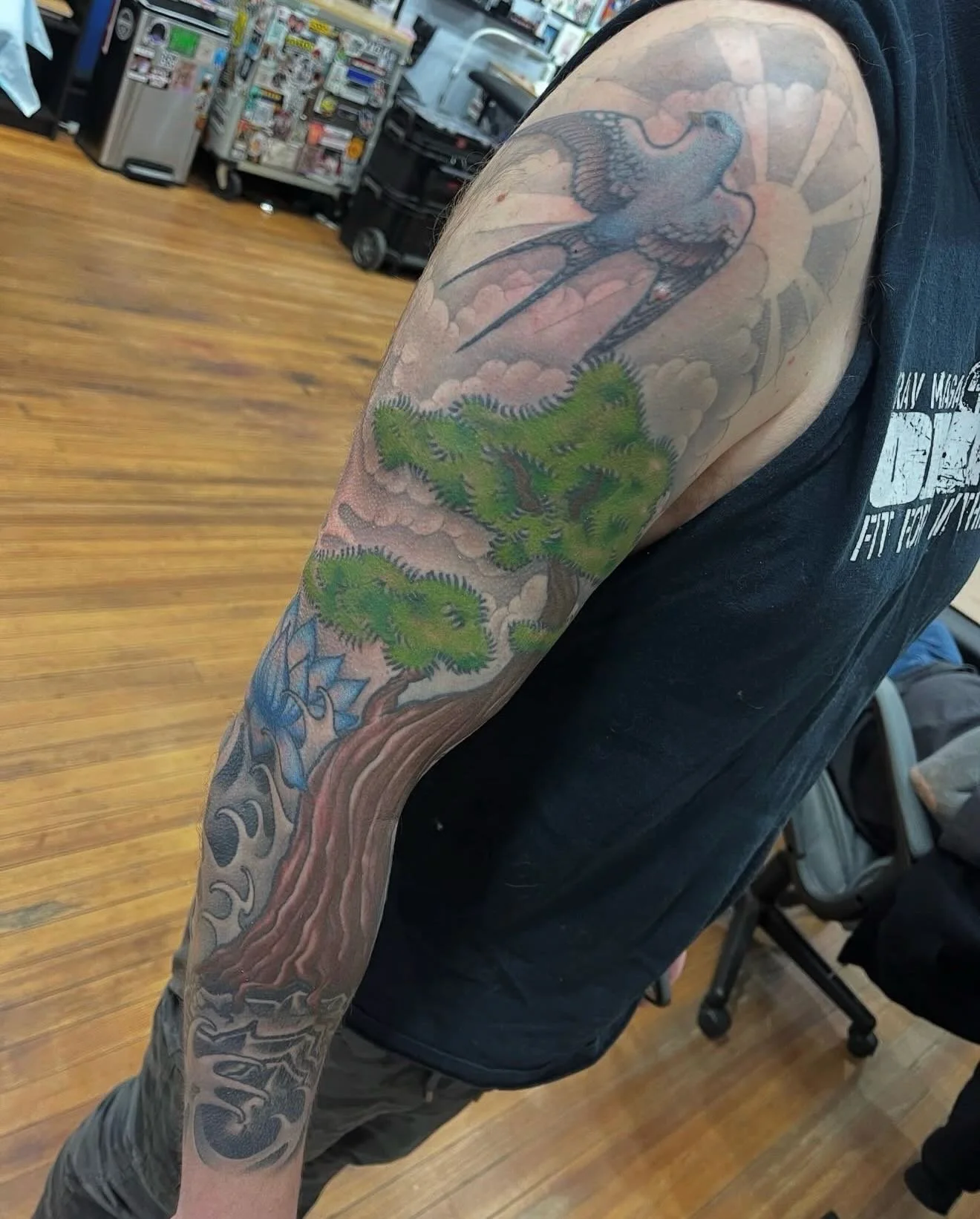 @ifriendtattoos does a lot of large scale work. Swipe to see this impressive sleeve. Ian is always accepting new clients! Stop in for a free consultation with Ian any Saturday - Tuesday. Walk-in&rsquo;s are also available, first come, first serve. 

