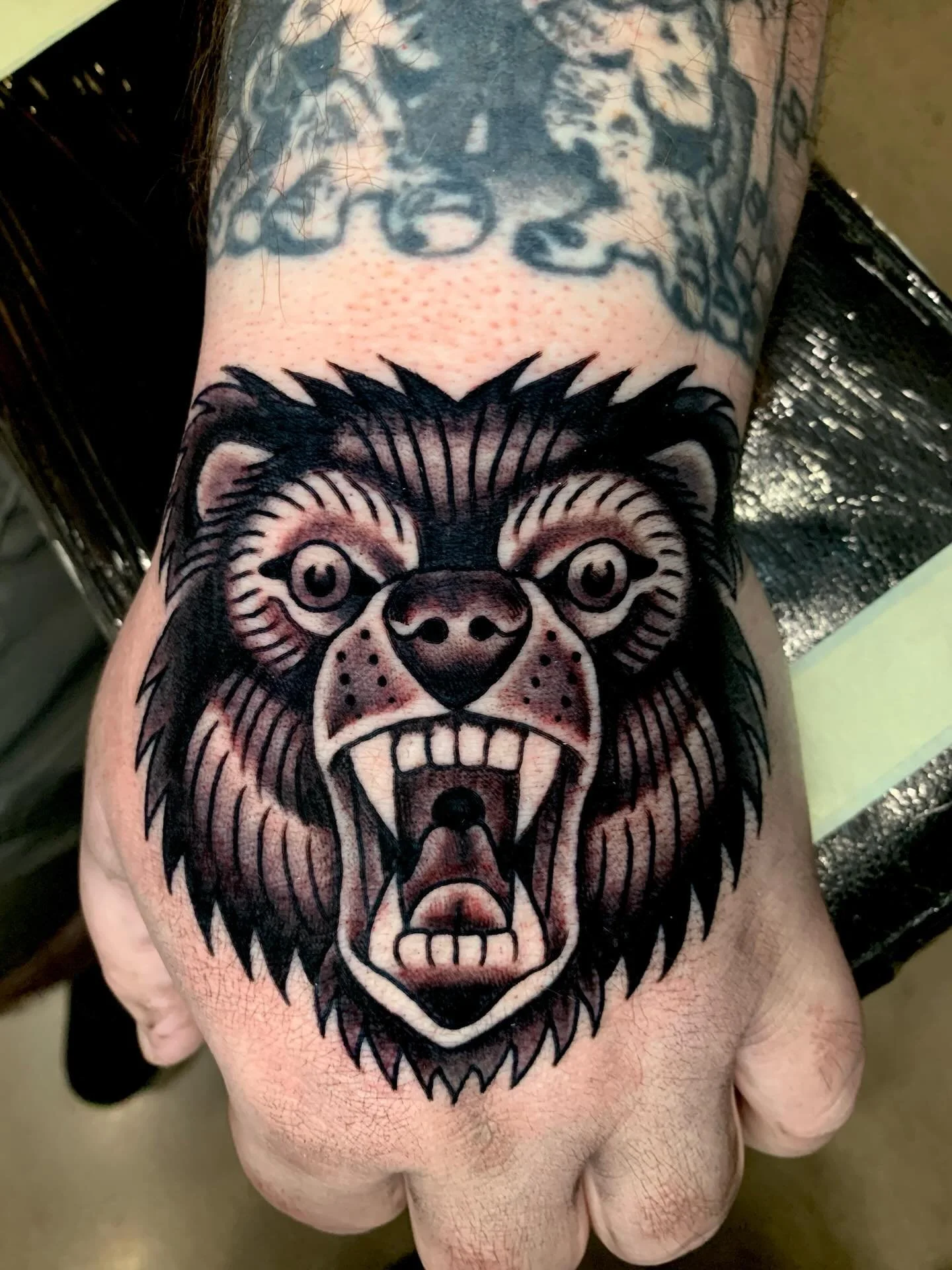 @ugly_ideas can give you some pretty slick lookin mitts

12-10pm
7 days a week
All styles welcome
Walk-ins encouraged

#tattoo #blackandgreytattoo #boldwillhold #fyp #naturetattoo