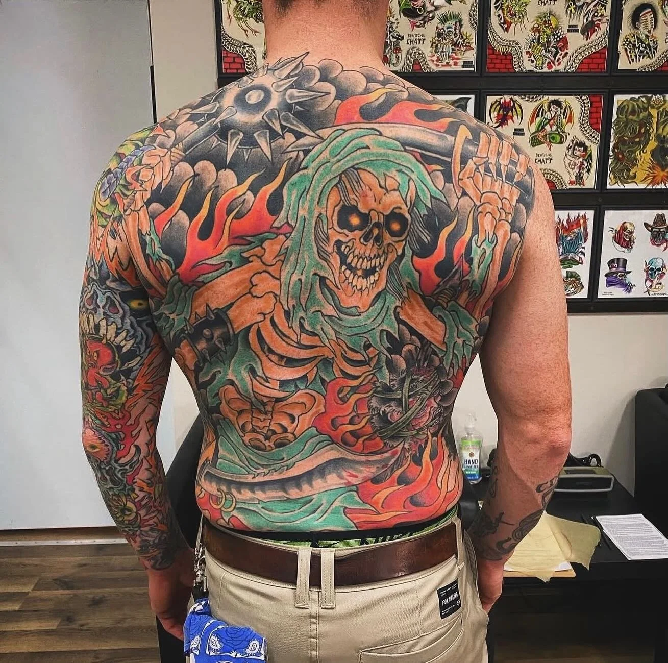 @bcblevinstattooer has done some wild tattoos. But also shows he has a softer side. Swipe through to see the many different stylings of @bcblevinstattooer 

#fairy #vinetattoo #skulltattoo #backpiece