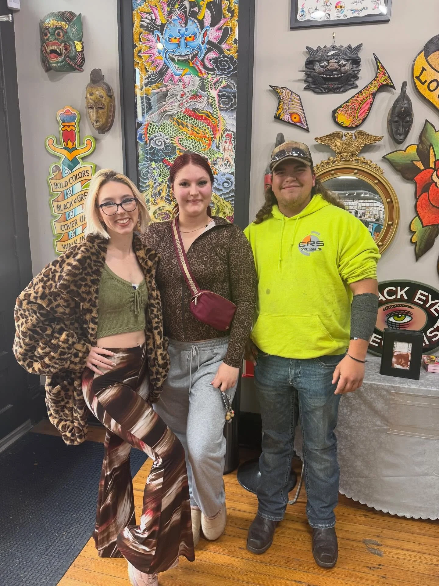@jadehainer and siblings came to us to get some tattoos together. Here&rsquo;s how they turned out! Thanks for coming in, guys! Hopefully we&rsquo;ll see you again soon! 

#siblings #tattoo #siblingtattoo #family