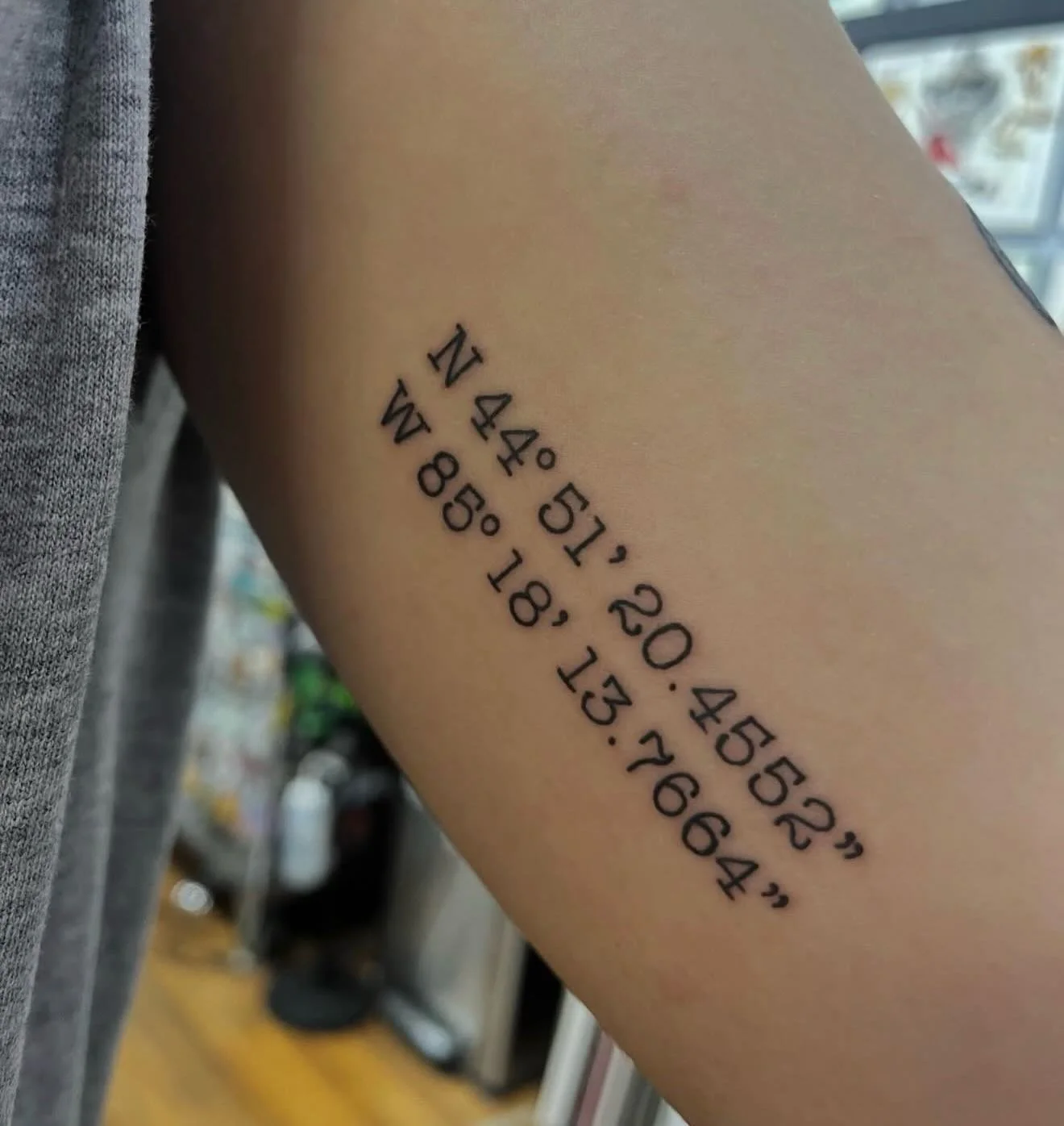 Check out this crispy line work from @ifriendtattoos Ian has been making tattoos at HST for over 10 years now. Here&rsquo;s to 10 more! 🍻 

#lineworktattoo #coordinates #tattoo #fuckinsolidtattoos