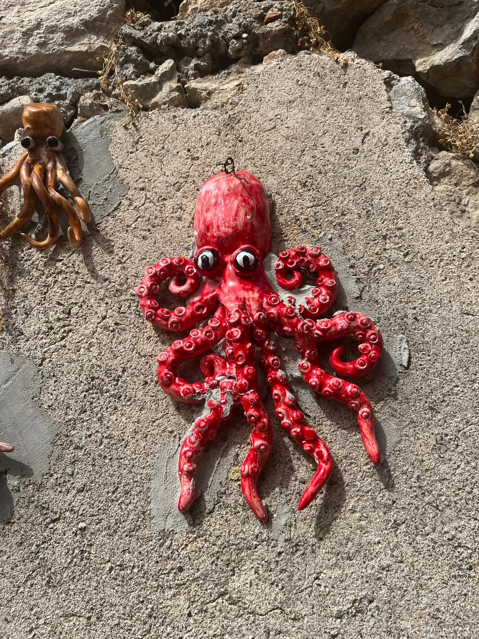 art on the walk to boat tour.jpg