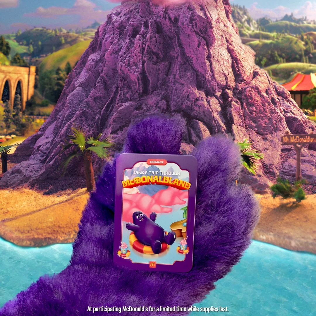 25_McD_McDonaldLand_ACM_Social__Tin-Carousel_1x1_F2.jpg