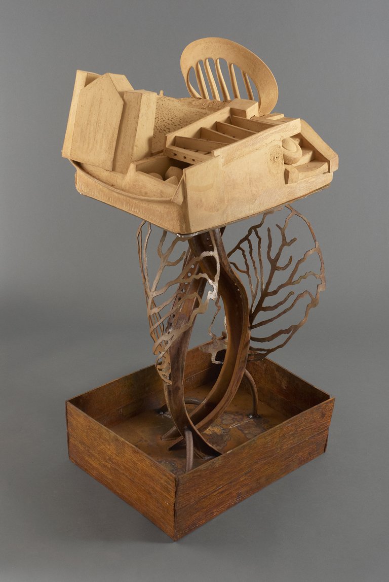  Rashid Nuri  49 inches, 2014 Clay and steel