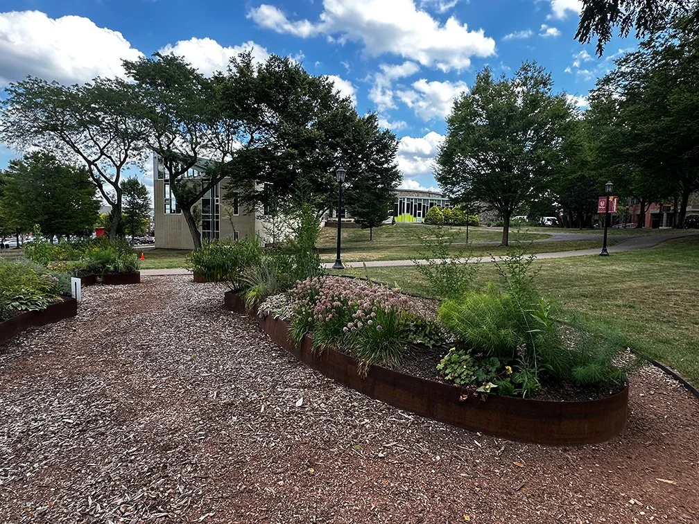 Berman Hügel Garden Sculpture
