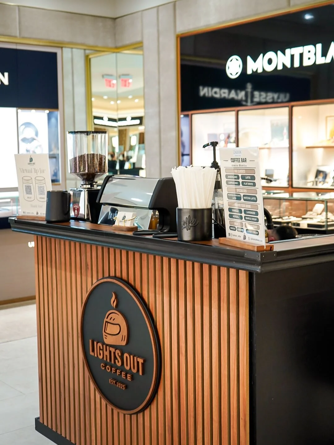 What goes better together than coffee, matcha, and fine jewelry? 

We brought the coffee bar to Zadok Jewelers for an afternoon with Spinelli Kilcollin.

Planning your next corporate event? Inquire through the link in our bio. 🤎