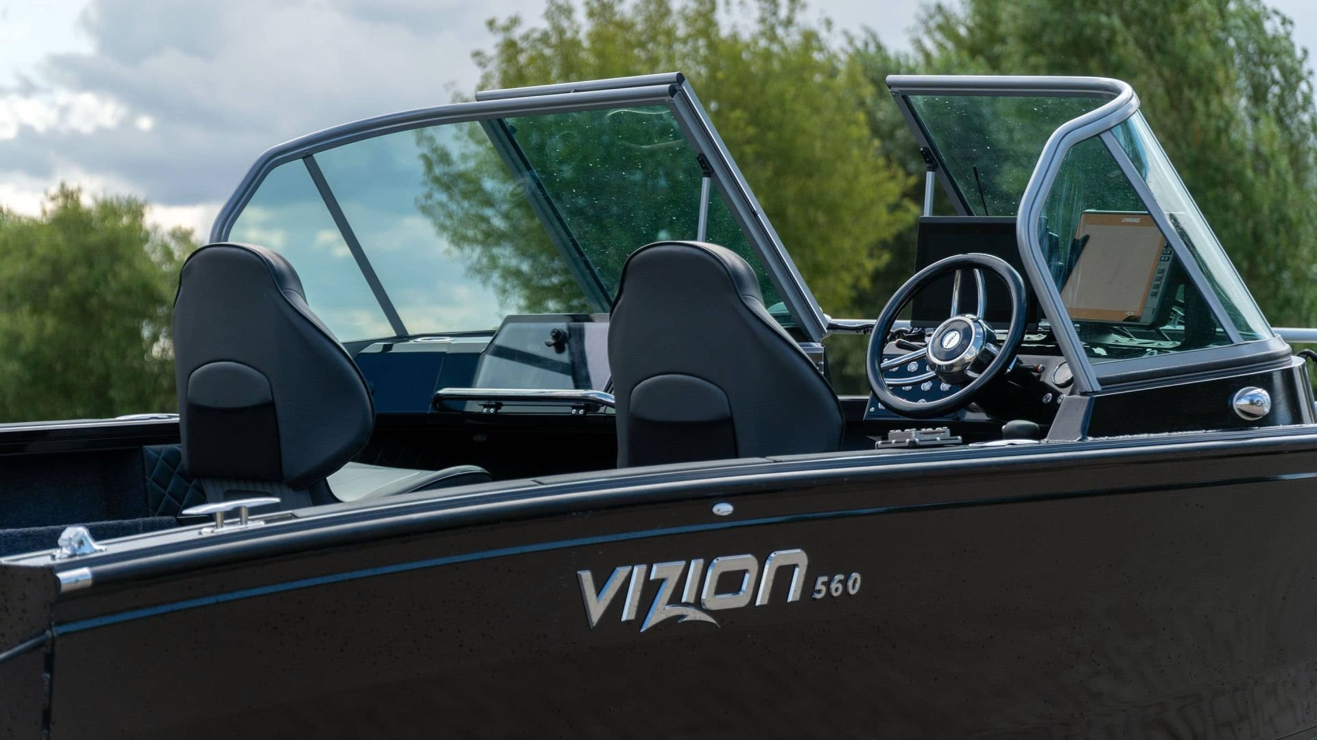 vizion-boat-560-22-e667def8.jpeg