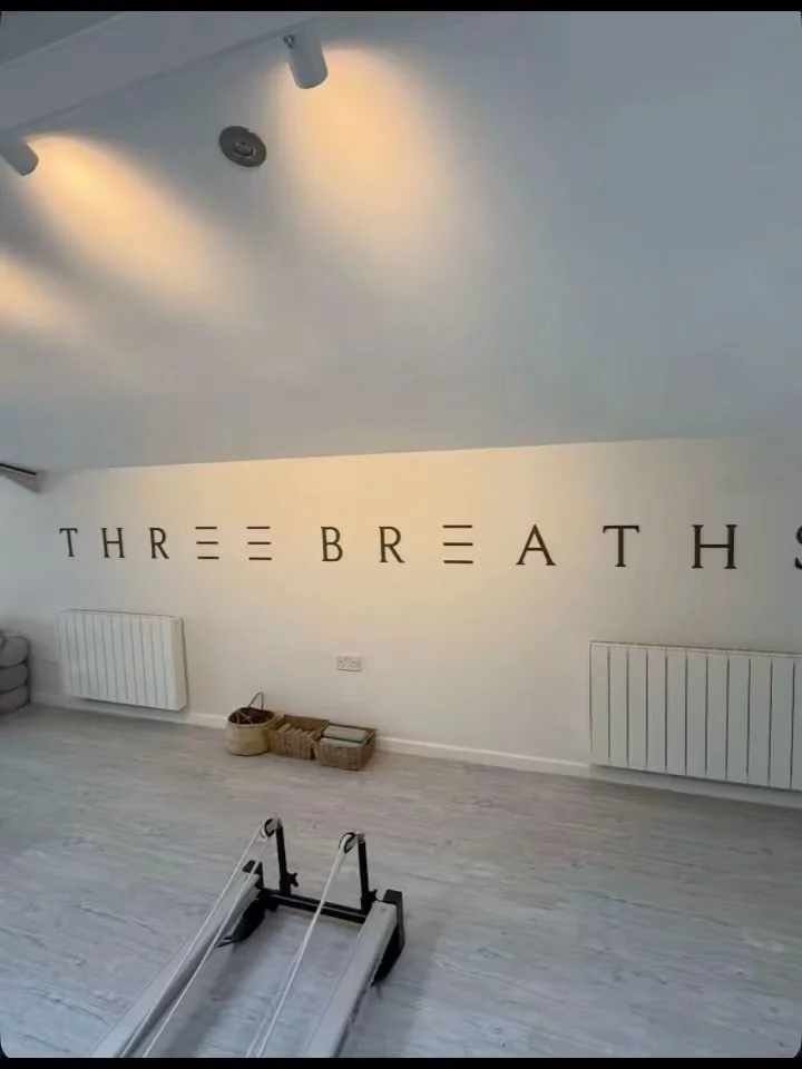 Back in the studio 💫

I&rsquo;ve just come back from a trip in the UK with my daughter 💛 A little trip from the Isle of Man &ndash; land of the three legs 🇮🇲 and visited Three Breaths reformer Pilates studio on my way 🧘&zwj;♀️🖤 Of course I coul
