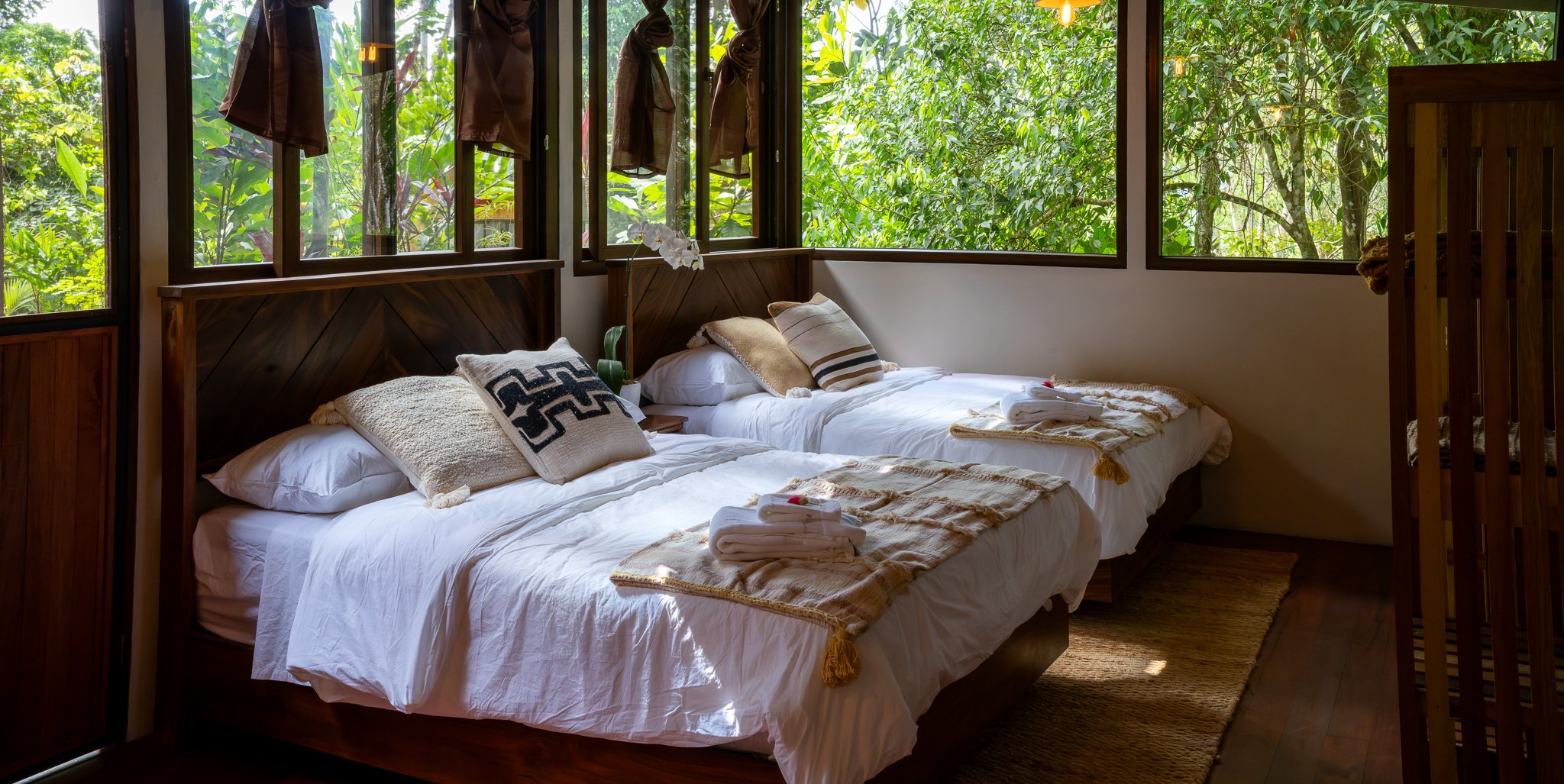 Queen Cabin | Two People