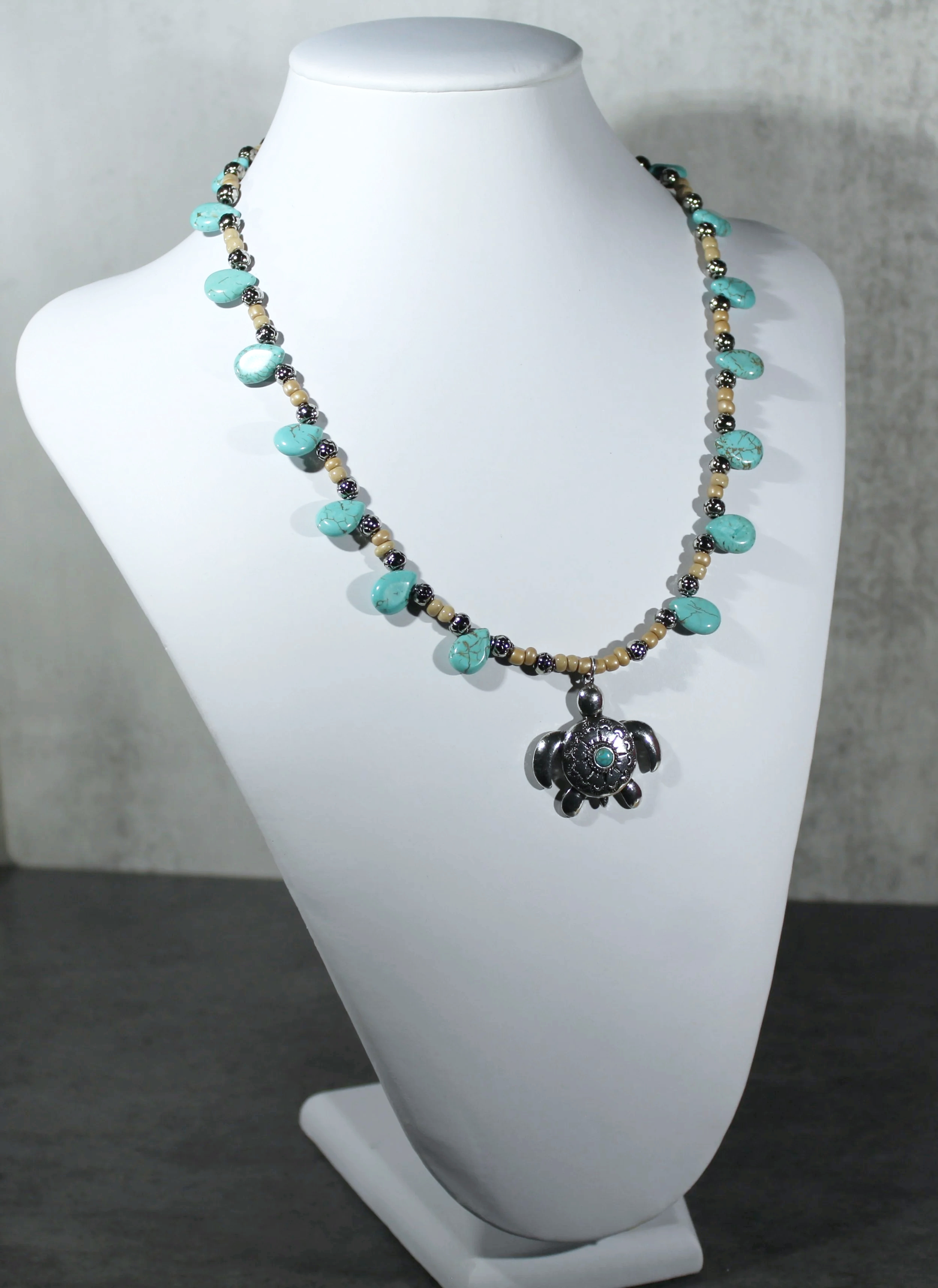 dm* Turquoise Silver Turtle Pendant Necklace