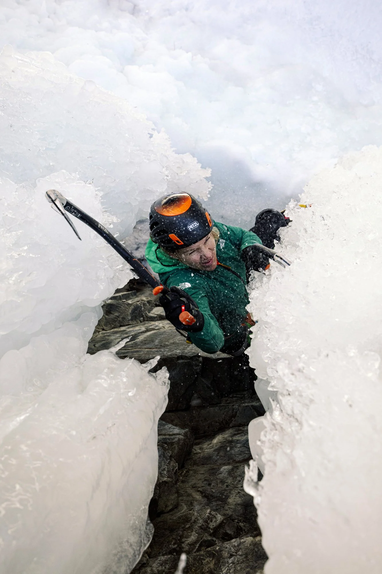 2-9-26-@brooklynwarren-AnnaPfaff-ourayicepark-mixedclimbing-0412-1.JPG