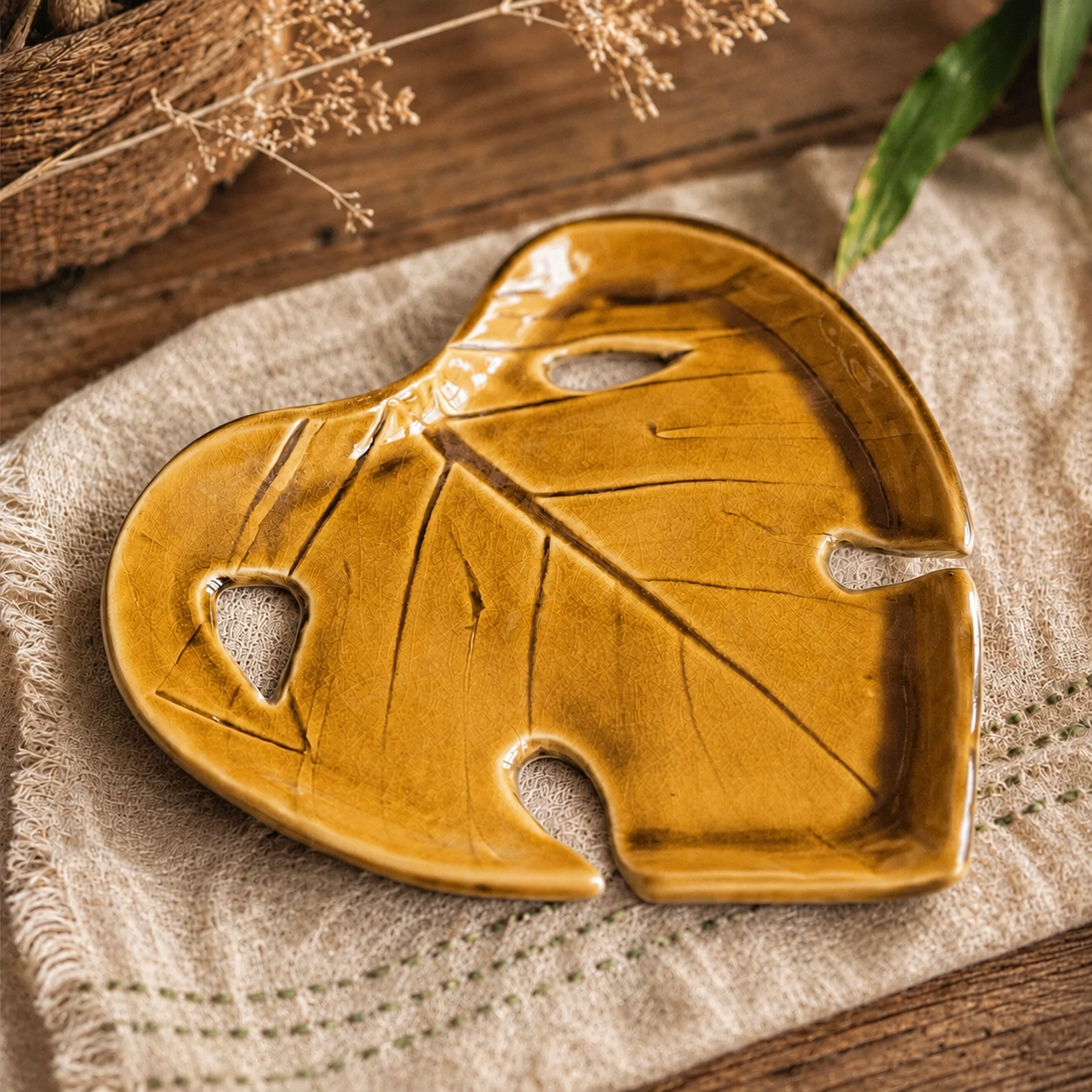 Monstera Plate