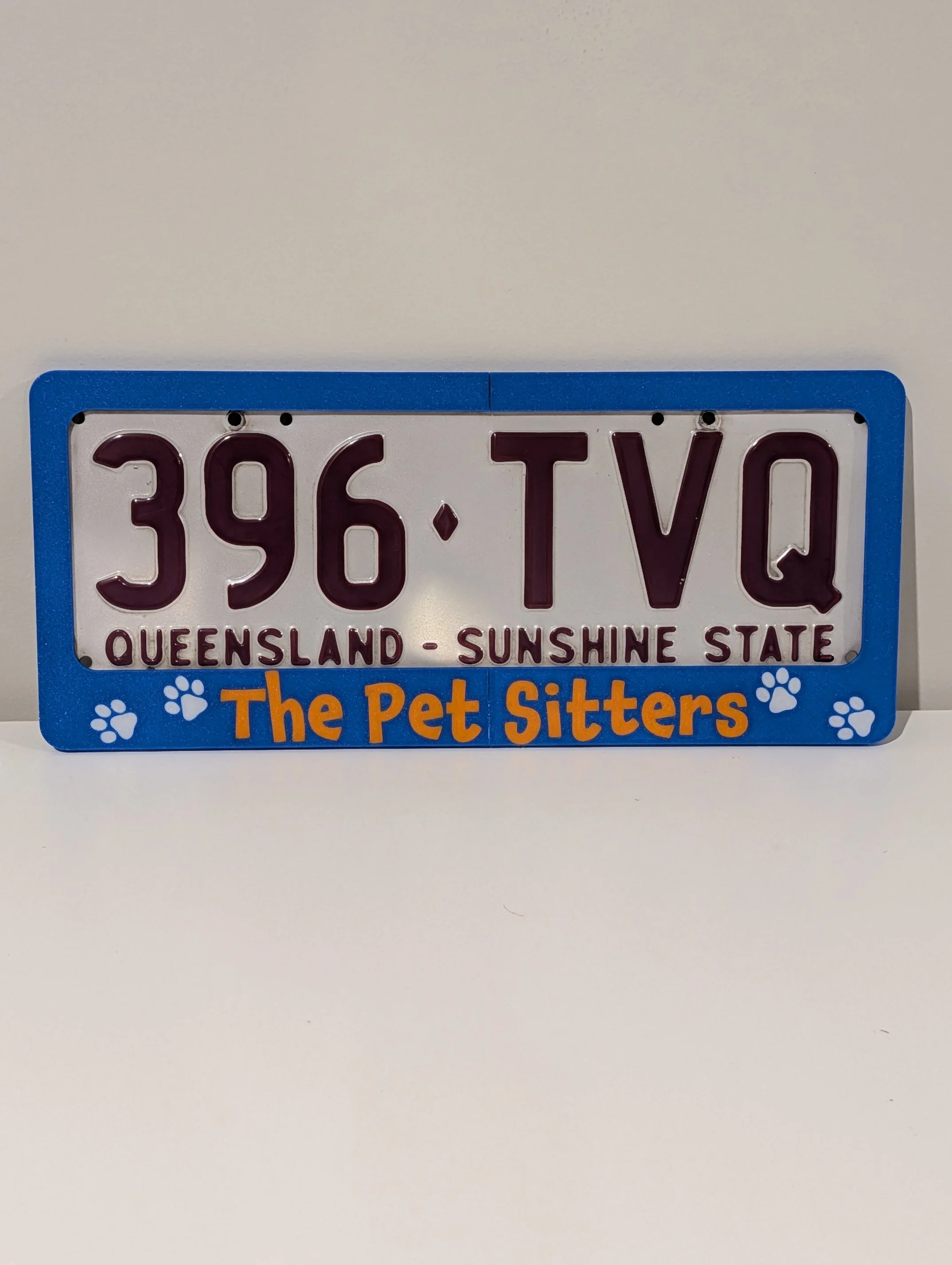Pet lovers licence plate frame