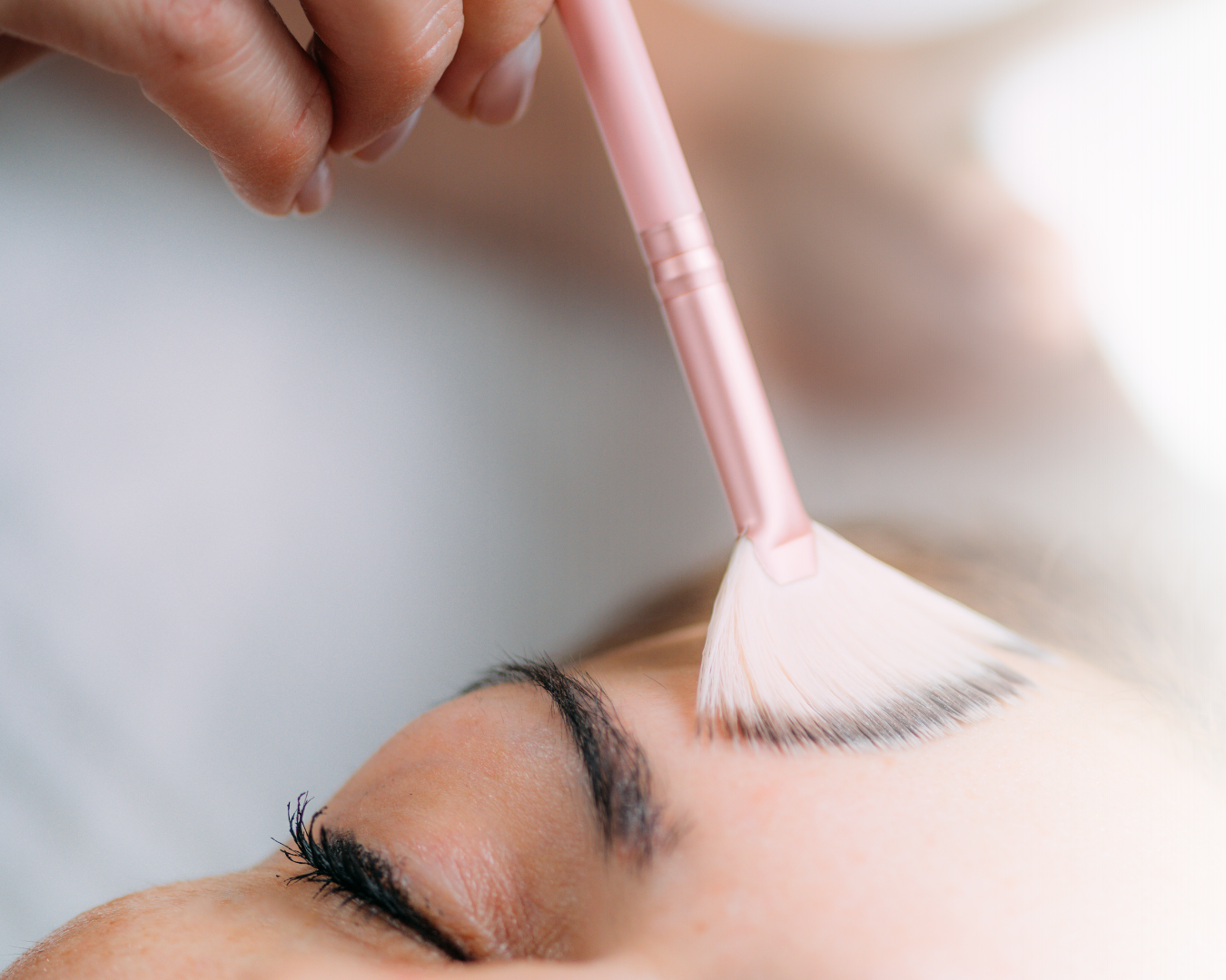 Kemisk peeling hos Klinik Skin Rehab i Charlottenlund