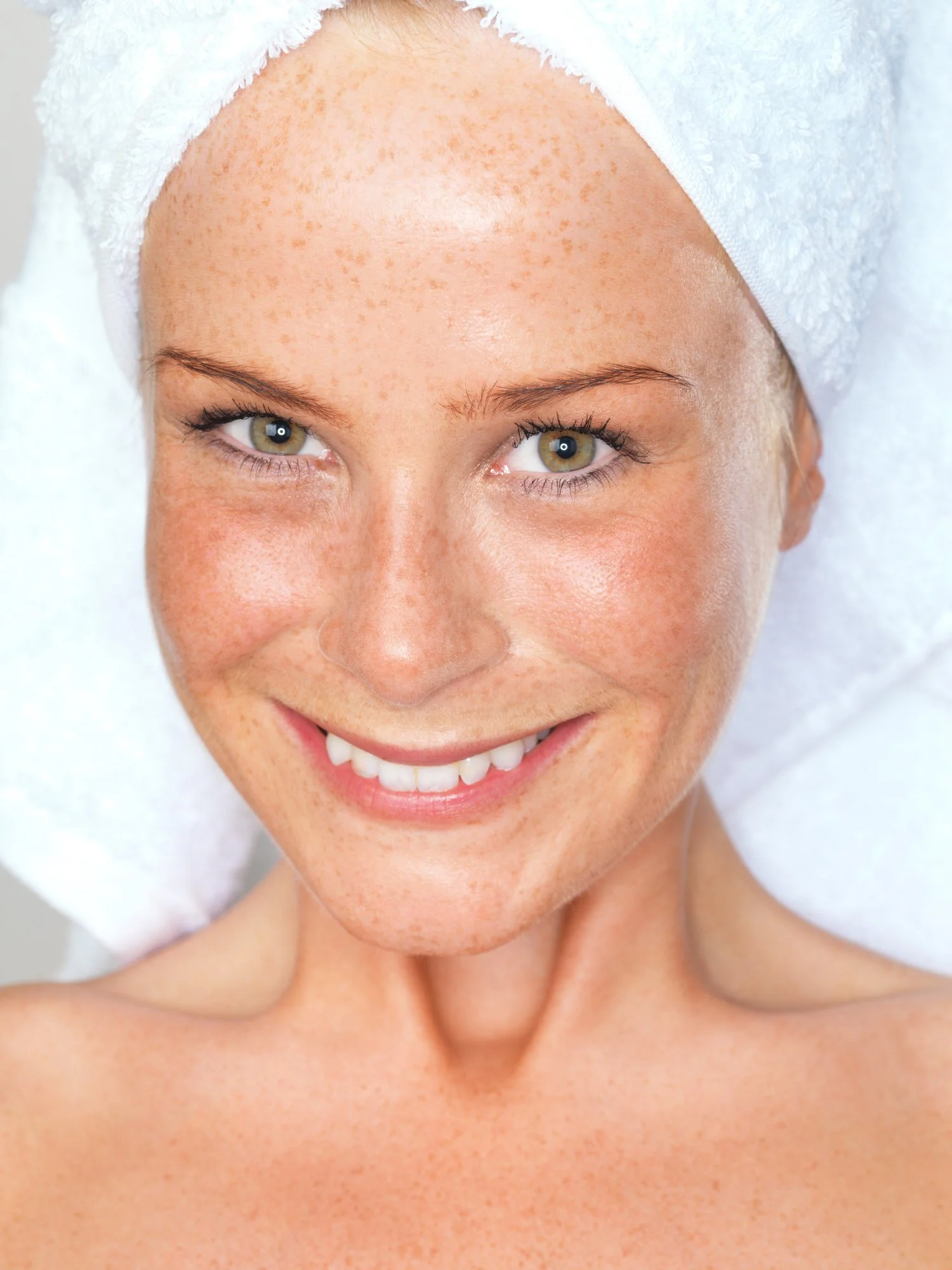 Daily Habits That Strengthen Your Skin Barrier
