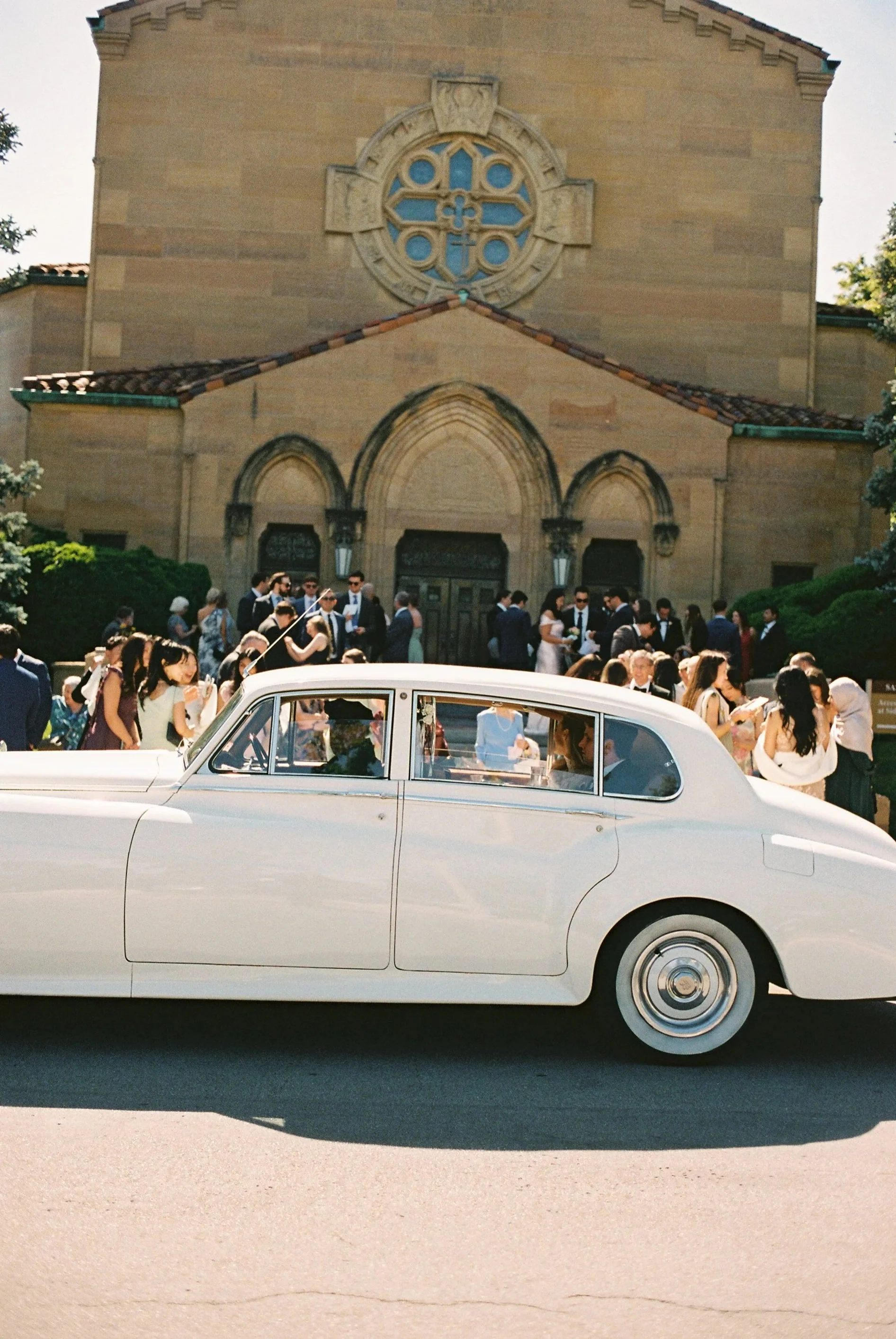 bride and groom in car, chapel, chicago wedding