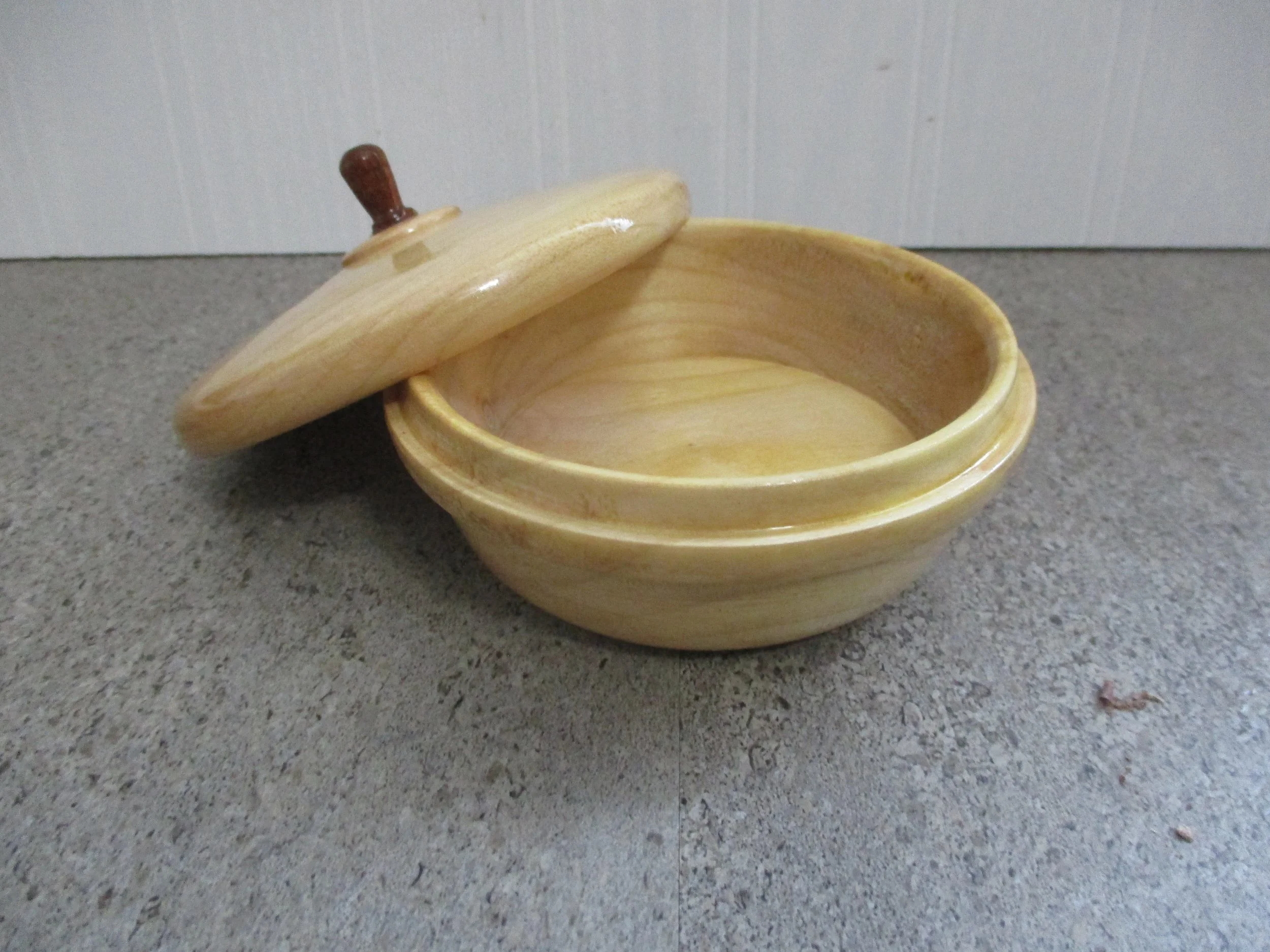 Maple Bowl w/ Lid