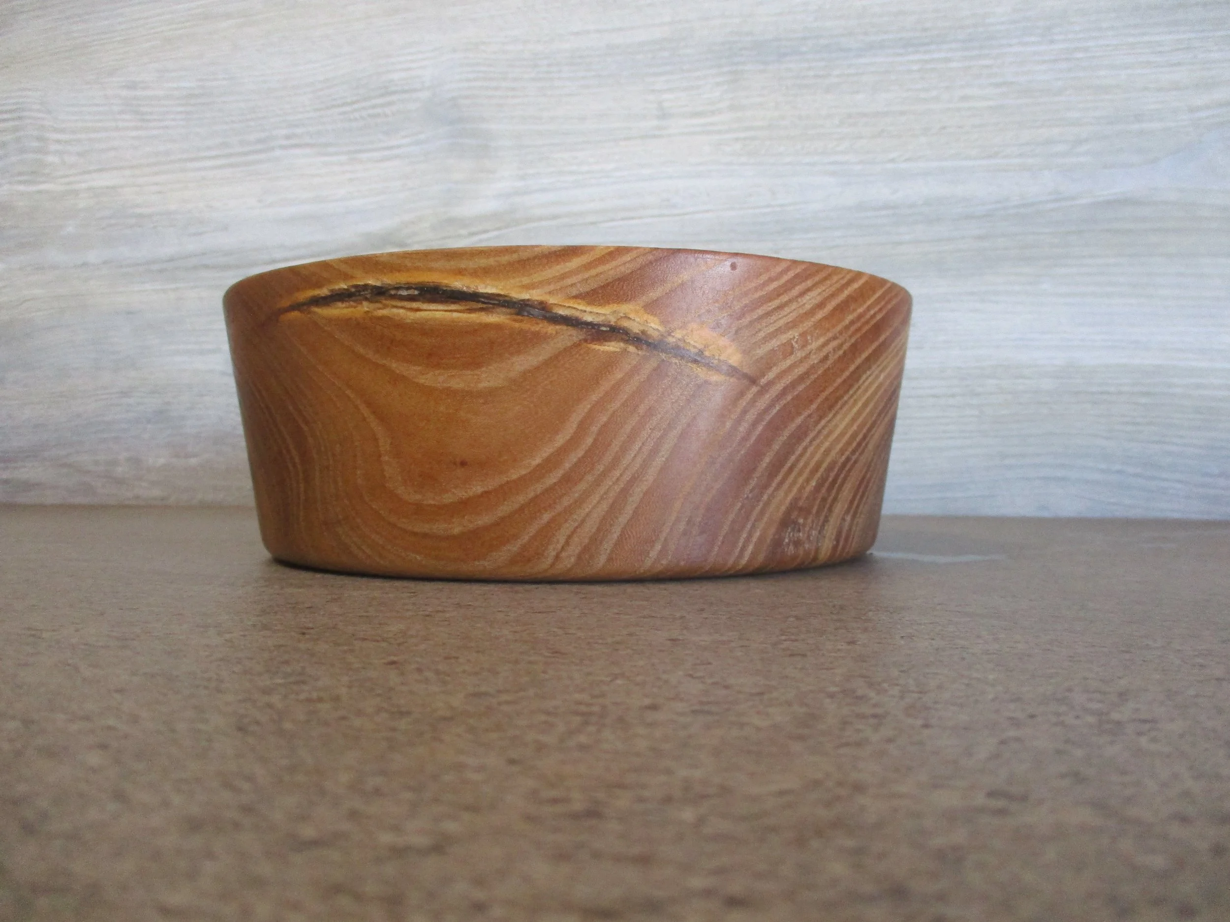 8.5" Elm Bowl