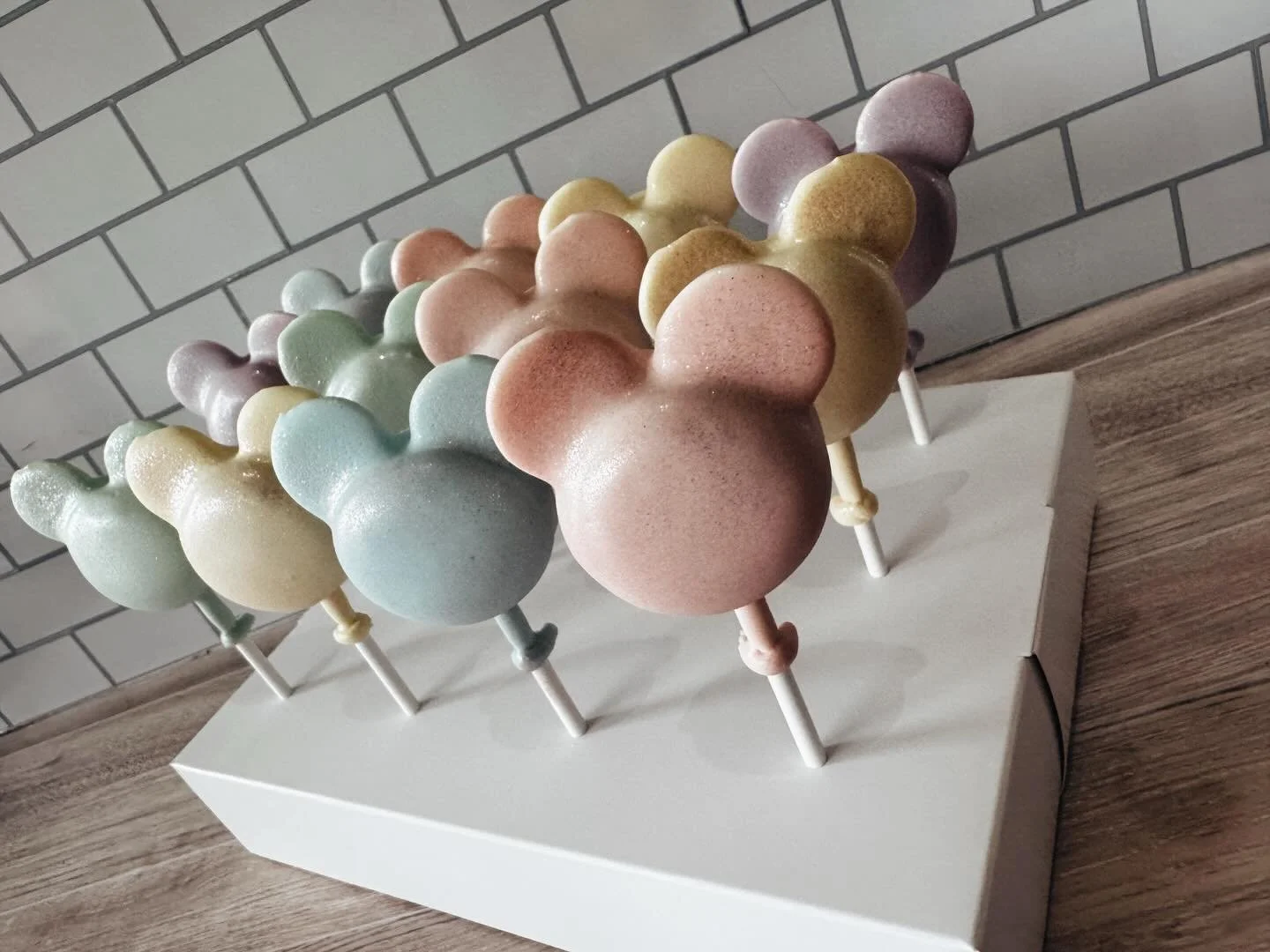 The cutest little pops for the most magical birthday ✨🎈

These balloon-inspired cake pops bring all the dreamy, Disney vibes&mdash;perfect for making any celebration feel extra special 💫

From colors to themes, we can customize your treats to match